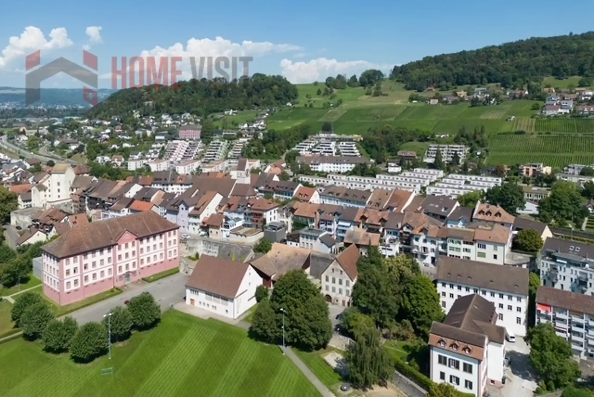 Character house with 340 m² - living, working, living