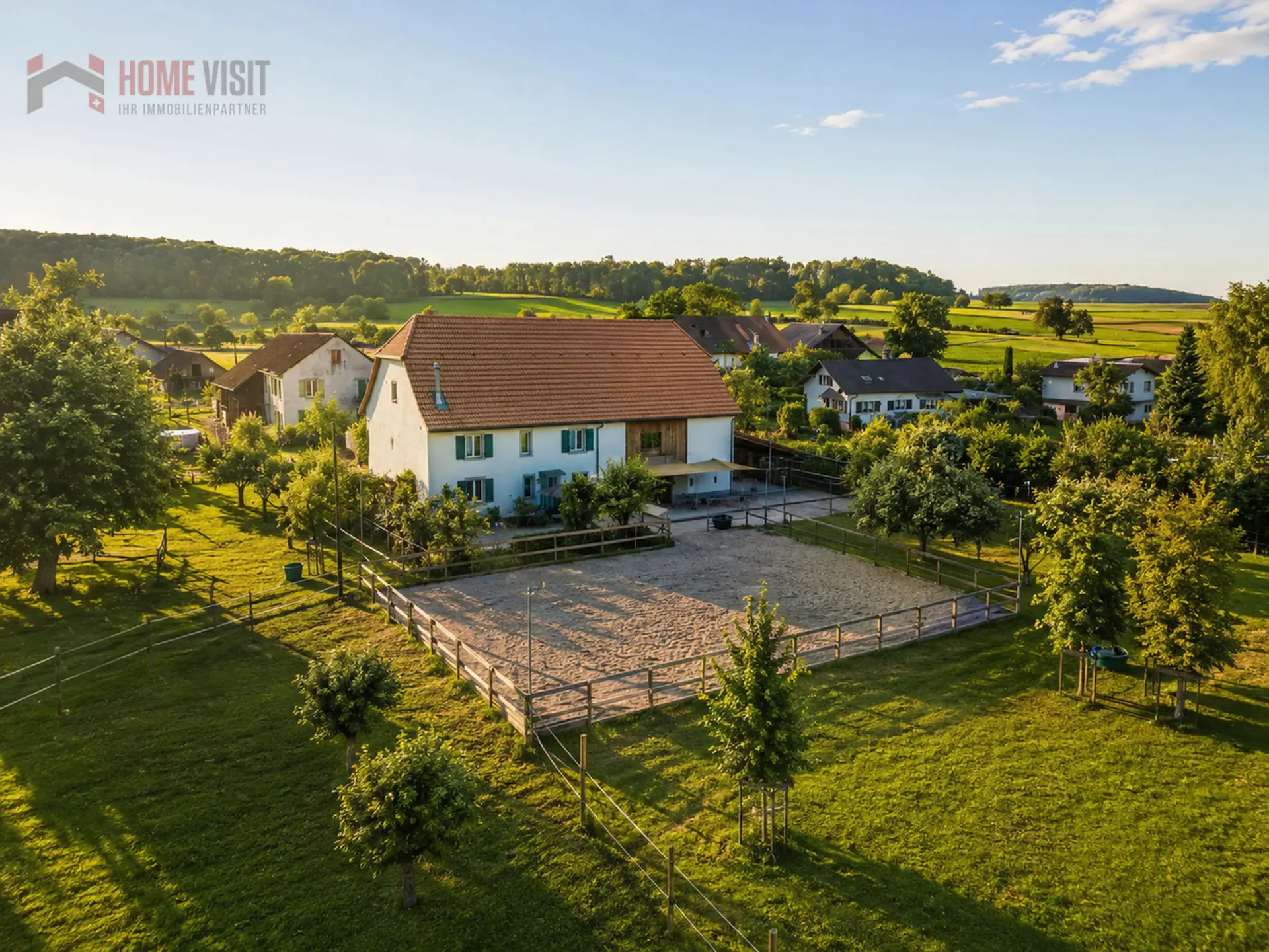 Dream property for horse lovers with private riding arena