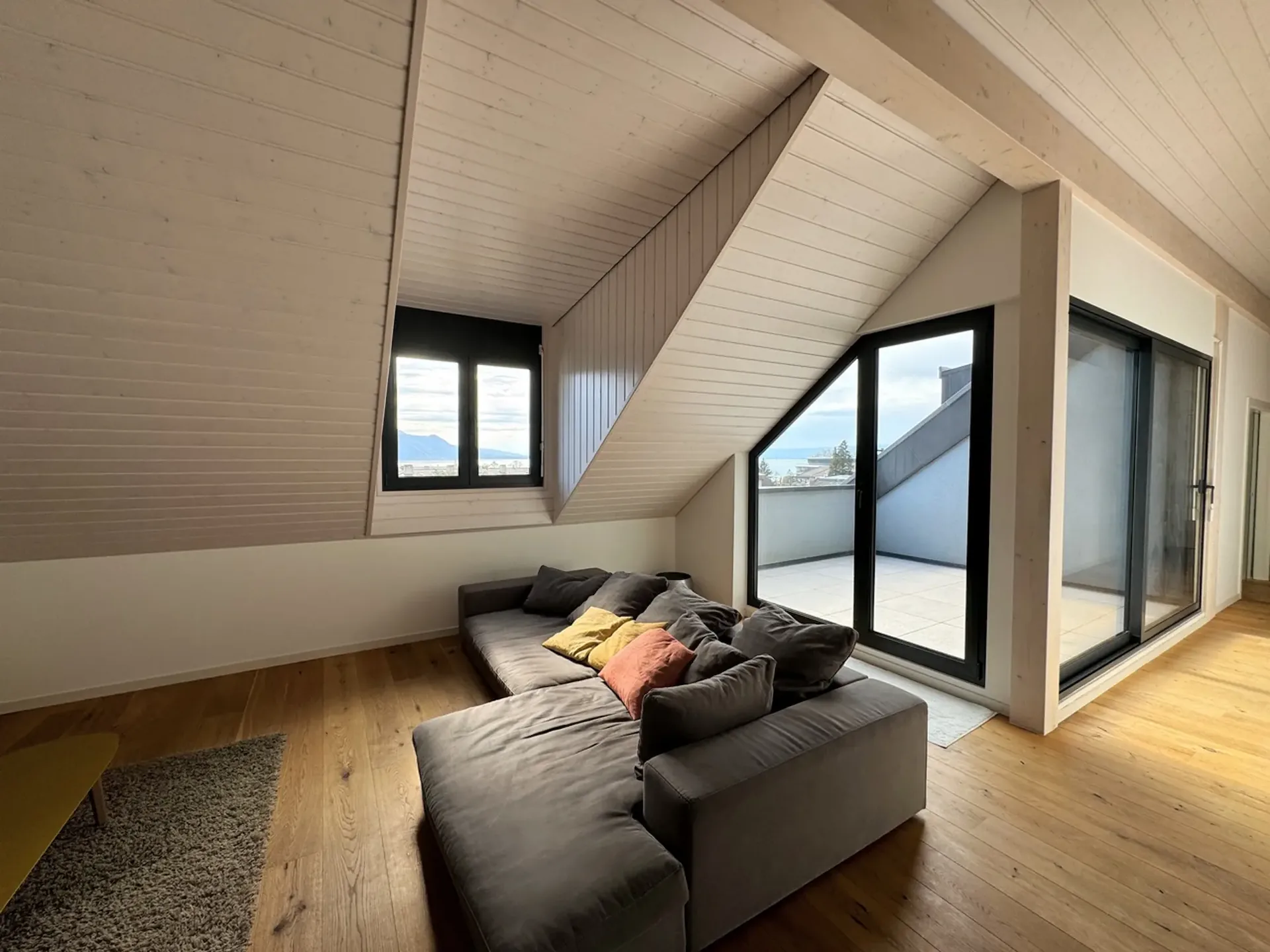 Modern 2-room apartment with balcony