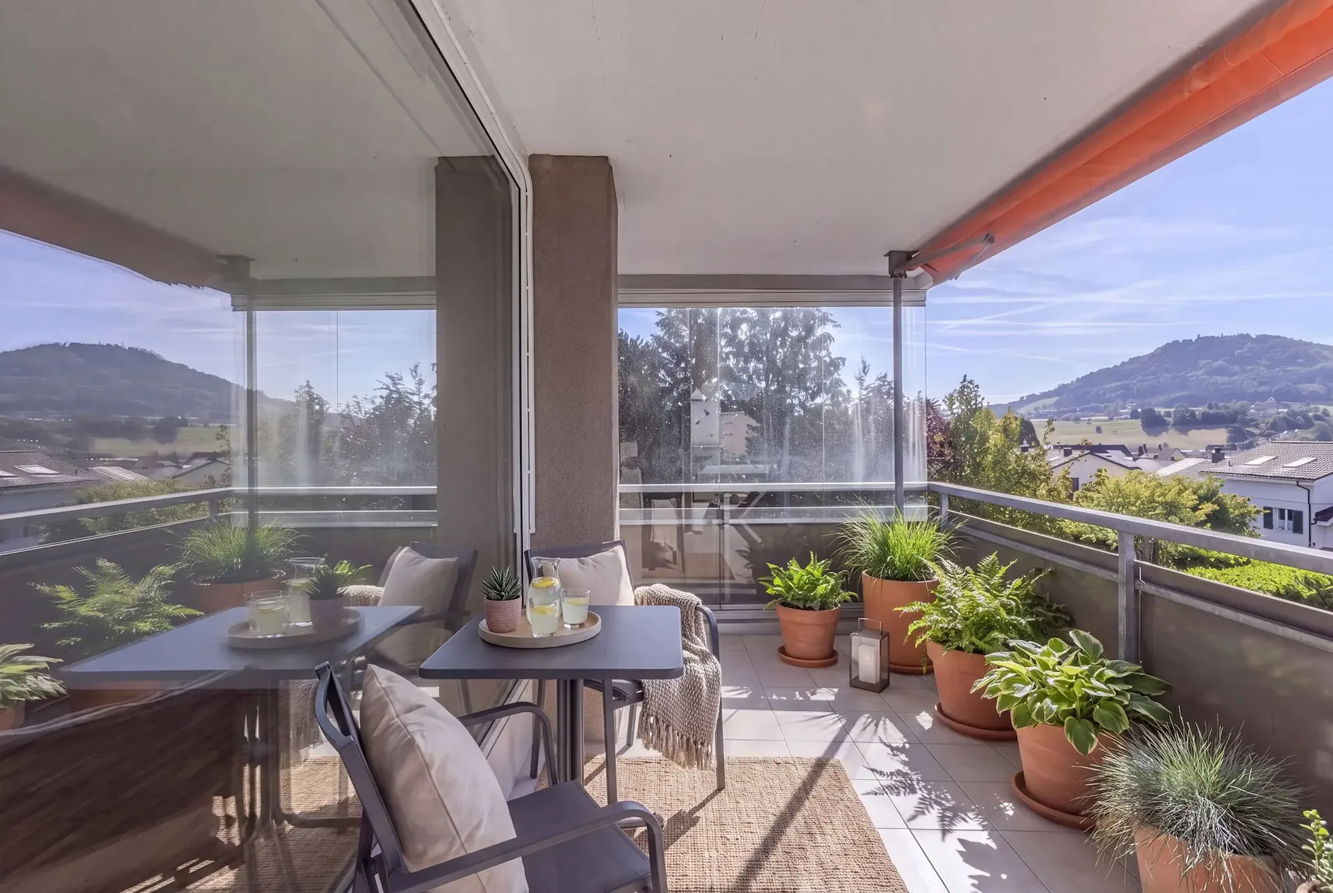 SUPERBE APPARTEMENT AVEC VUE SUR LE VERSANT SUD DE KÖNIZ