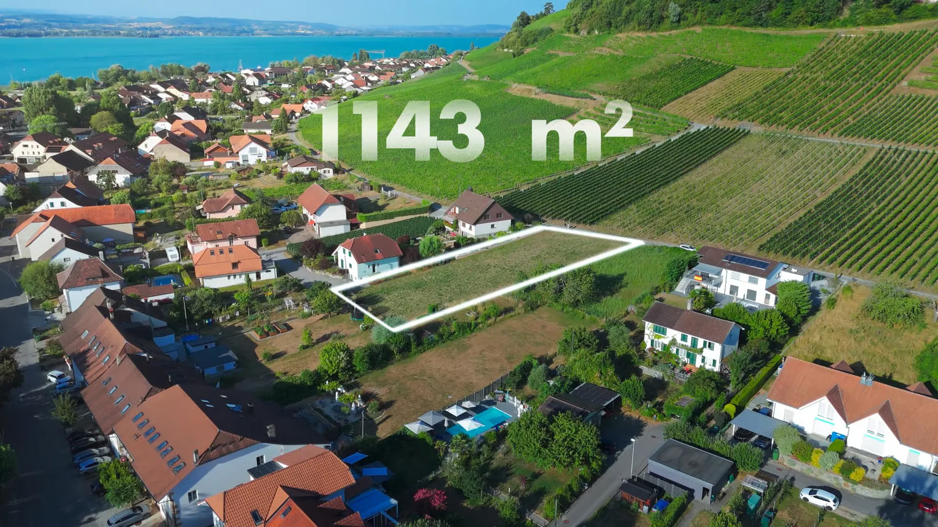 Bauland-Rarität zwischen  Weinbergen, See und Broye-Kanal | Rare parcelle à bâtir entre vignobles, lac et canal de la Broye