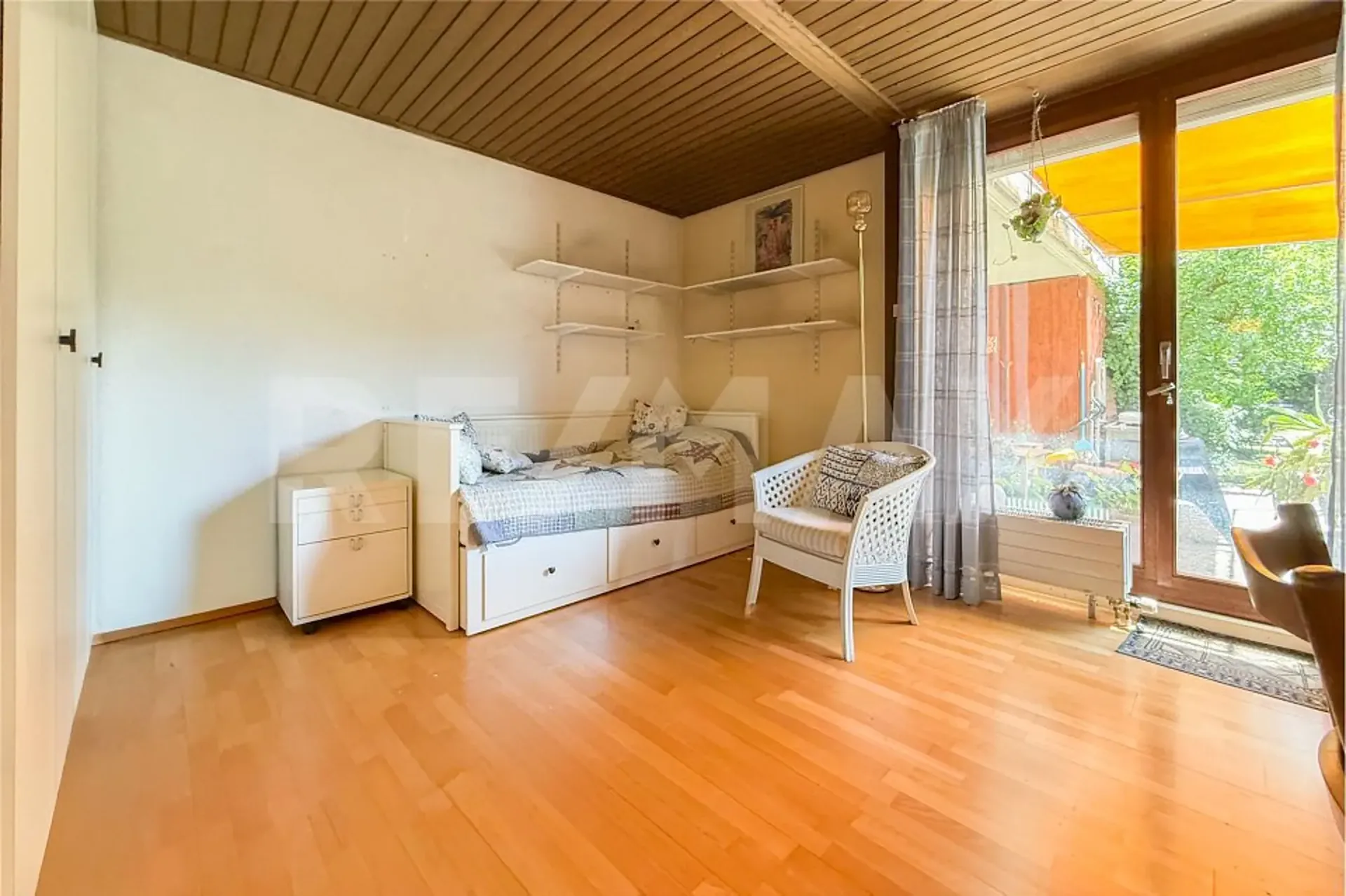 Appartement avec terrasse et jardin supplémentaire à Zeiningen à vendre