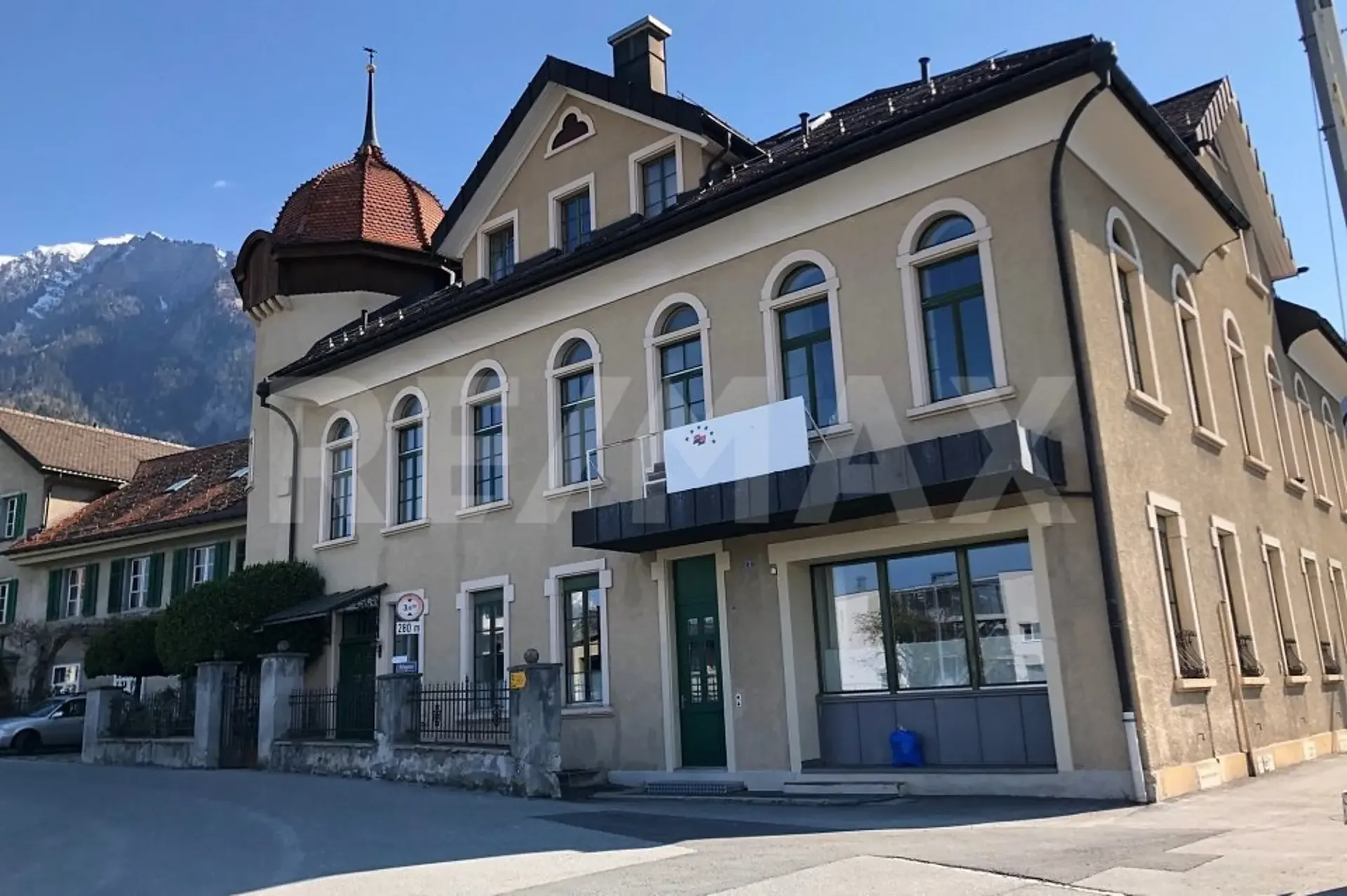 Schöne, grosszügige 5.5-Zimmer-Dachwohnung mit Terrasse  295 m2
