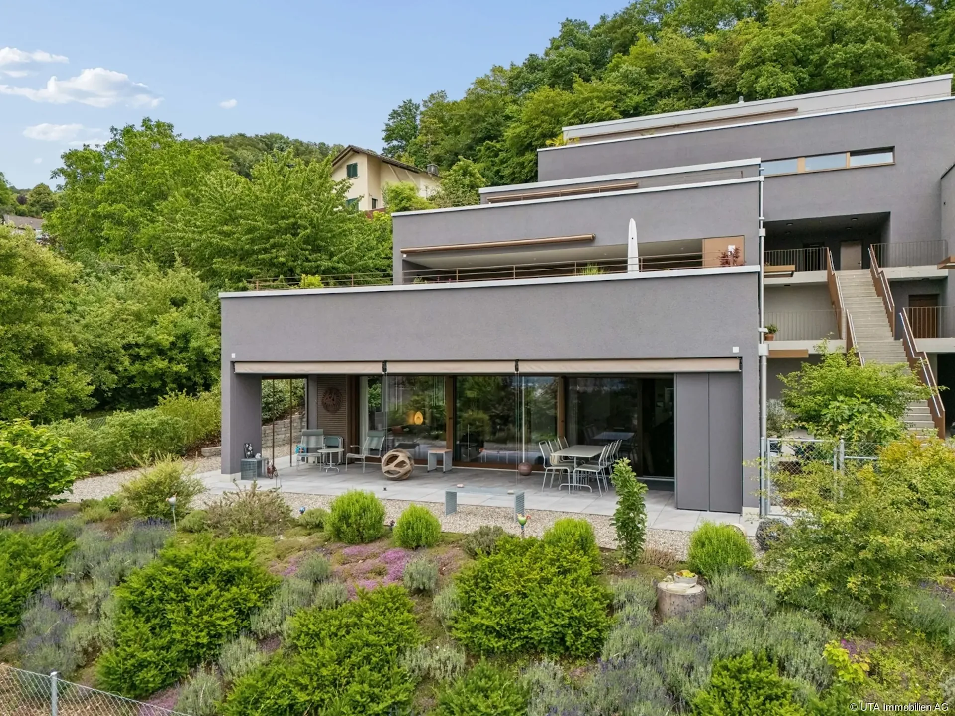 3-room garden apartment in a dreamlike south-facing location
