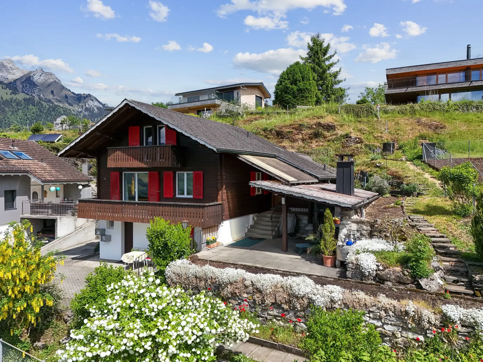 4.5-room single-family house with annex and stunning mountain views in Ennetmoos
