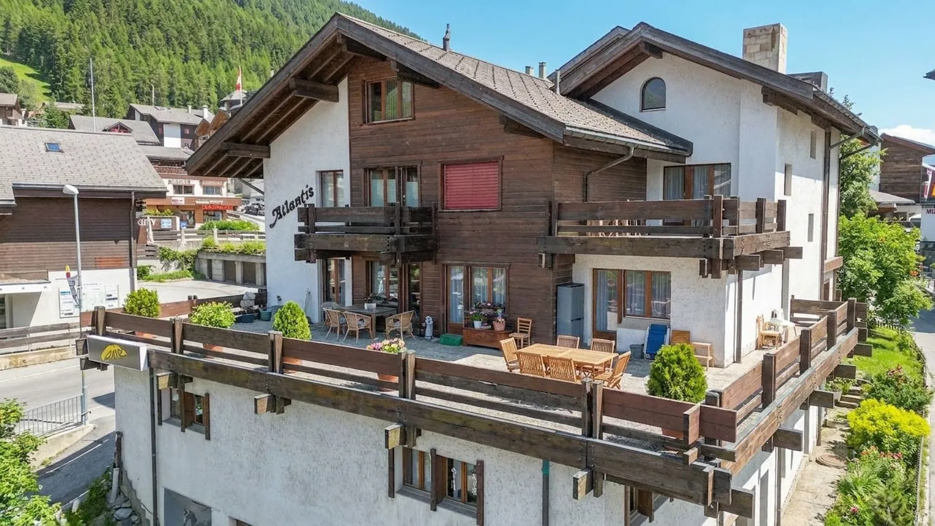 Living with mountain panorama - 4.5-room apartment with unique terrace