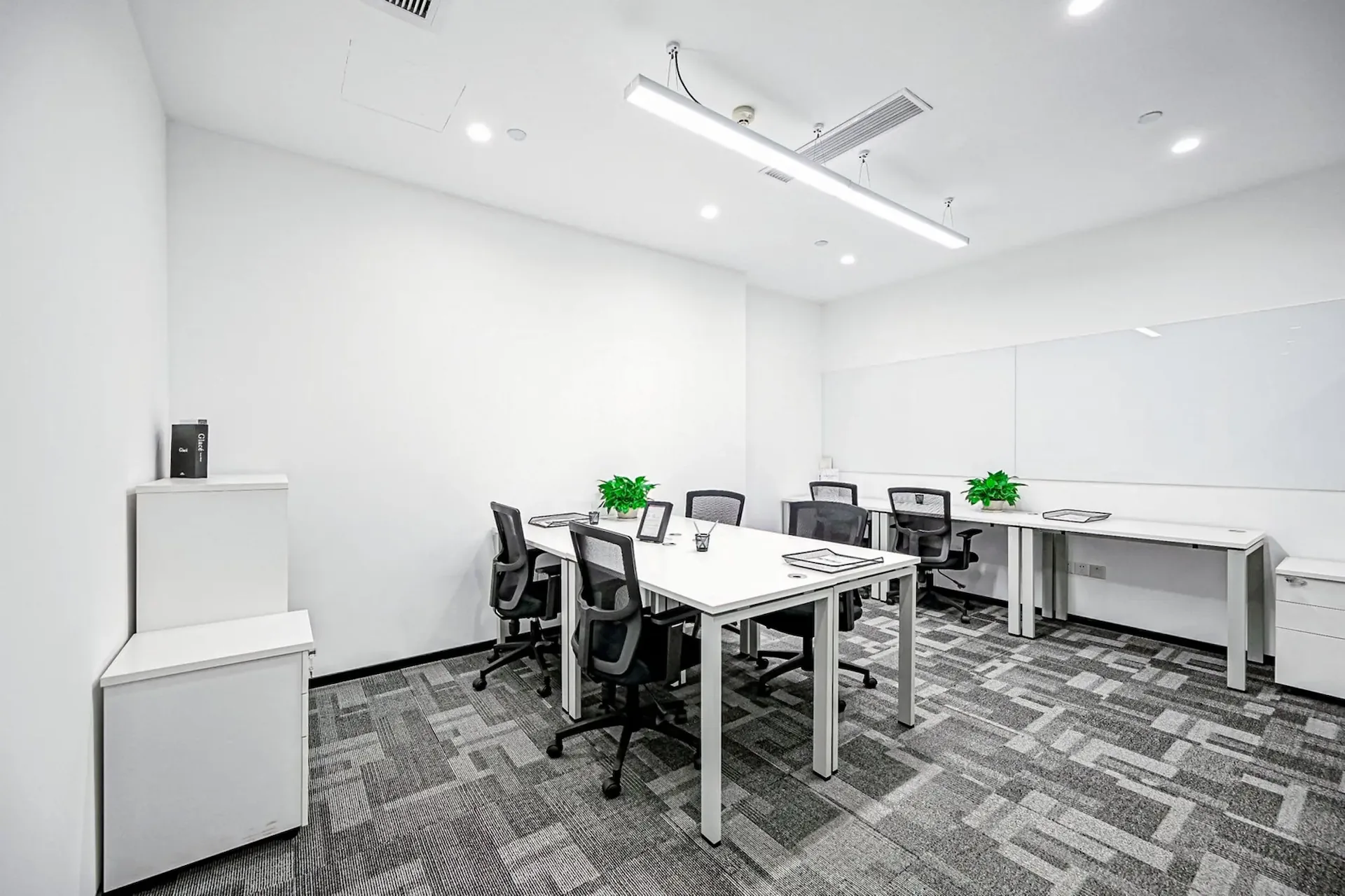 Design office for 20 people at Spaces Cocoon Bussigny