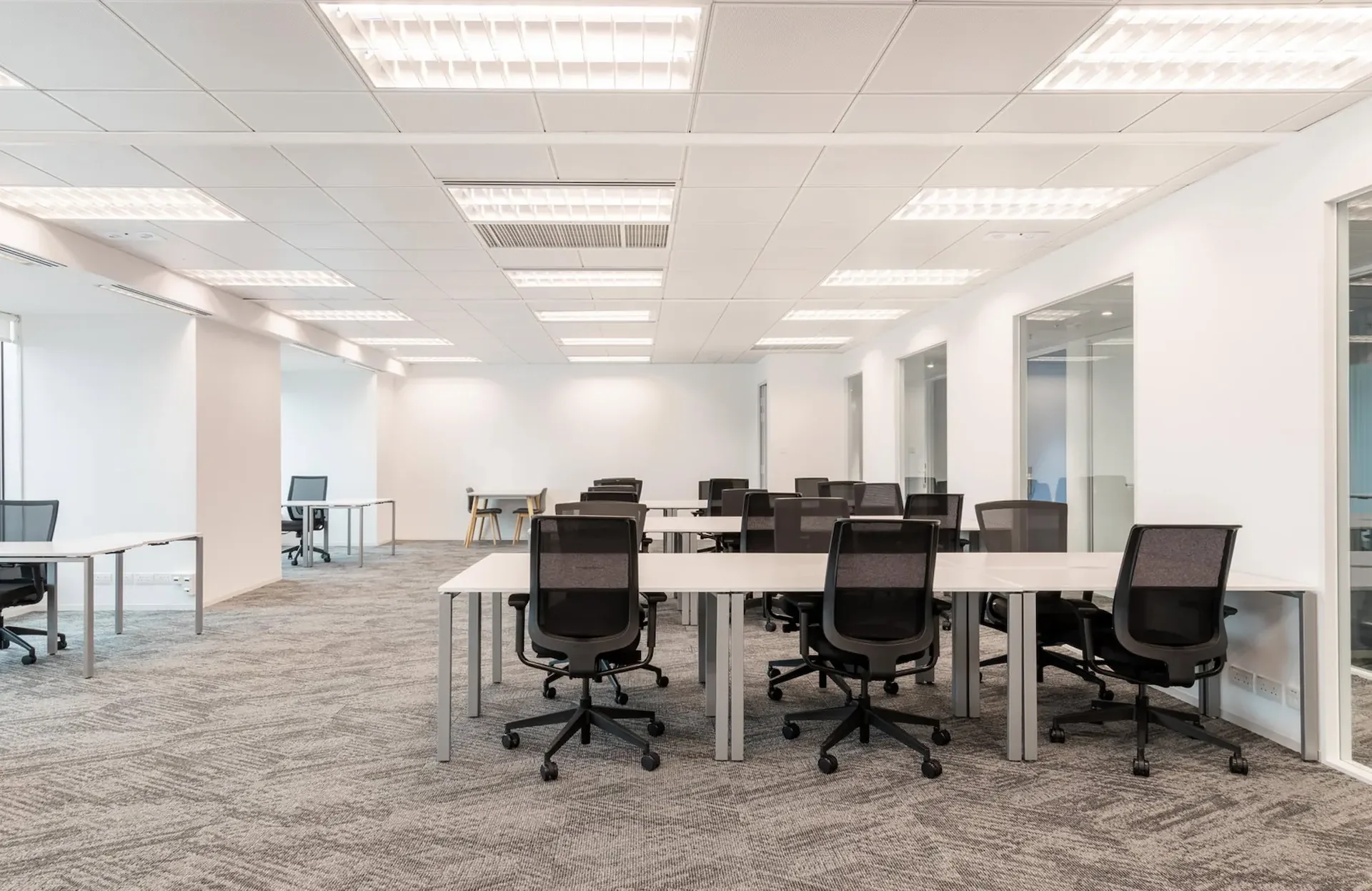 Büro-Design für 30 Personen bei Spaces Cocoon Bussigny