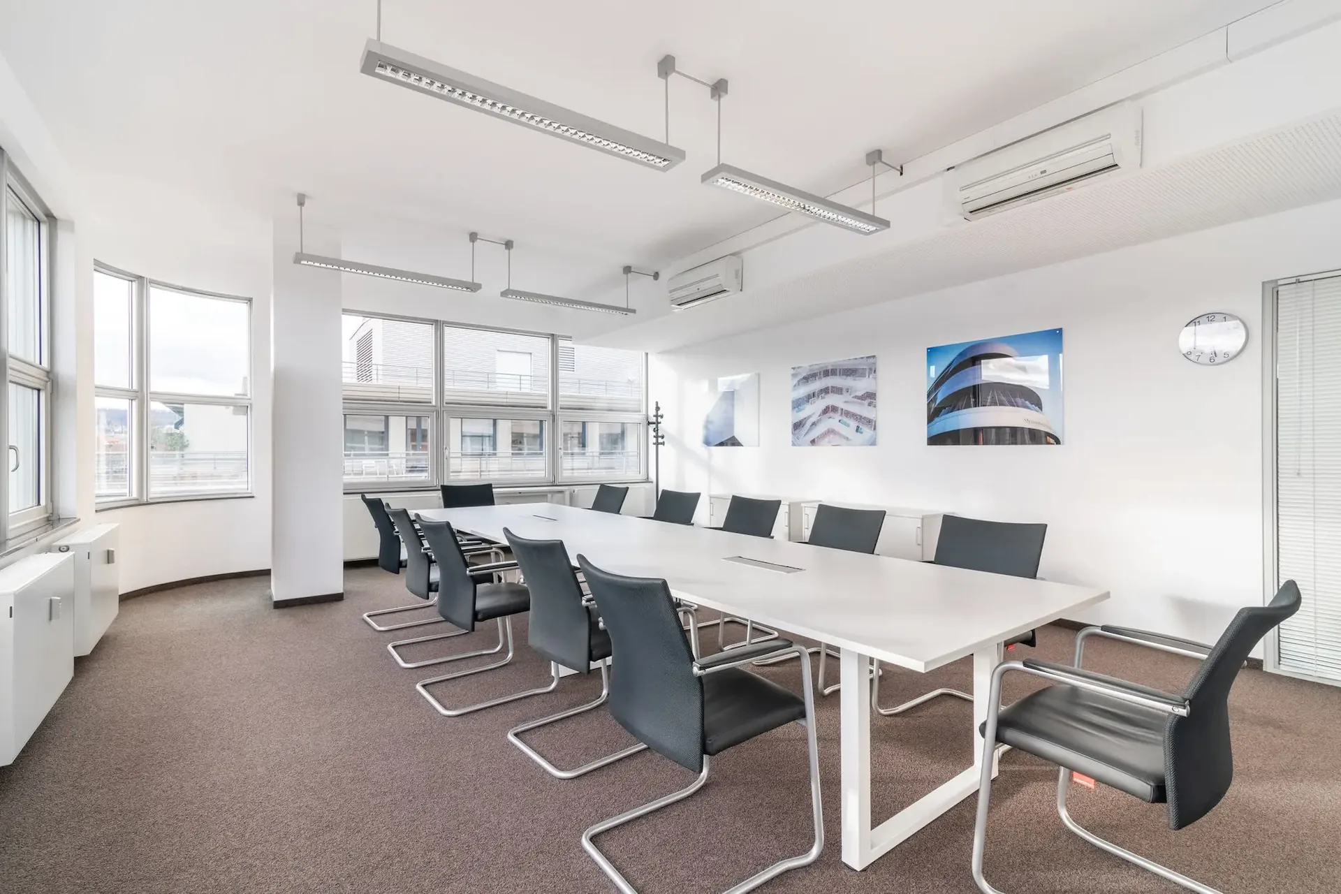 Privater Büroraum für 10 in Regus Stücki Village