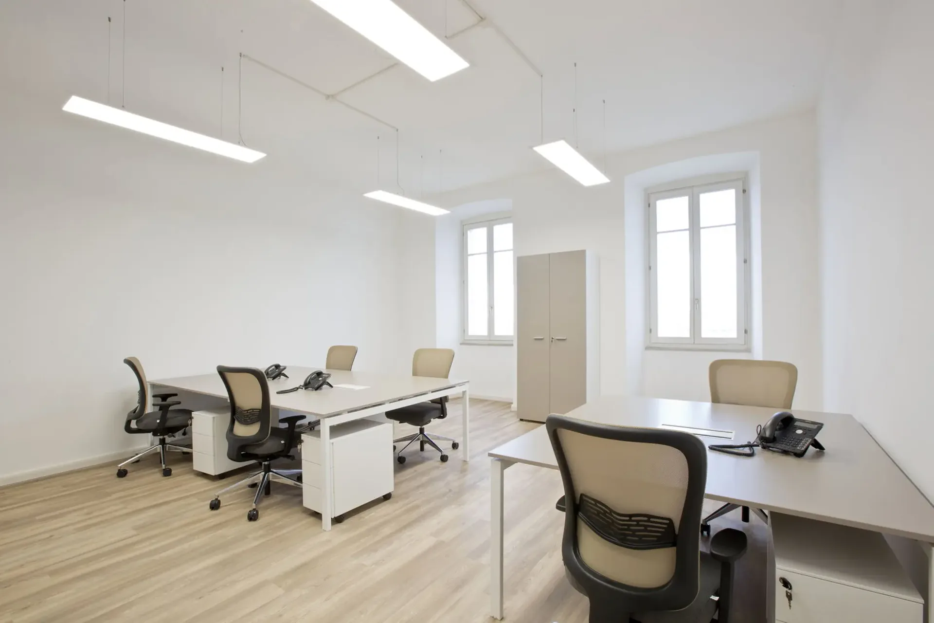 Büroräume für 40 in Spaces R2 Tower