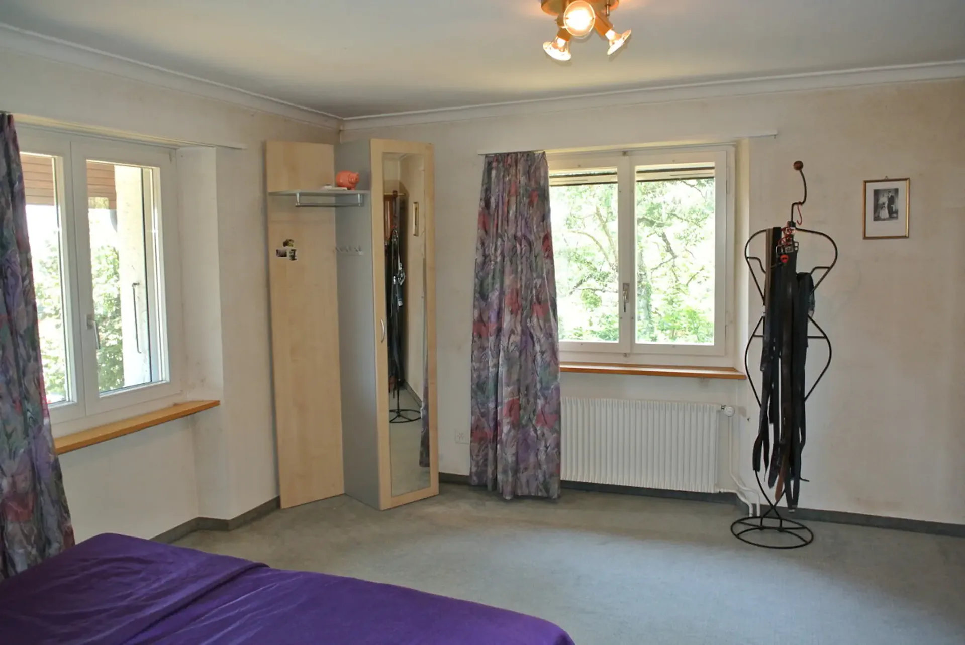 Large 2-family house with mechanical workshop