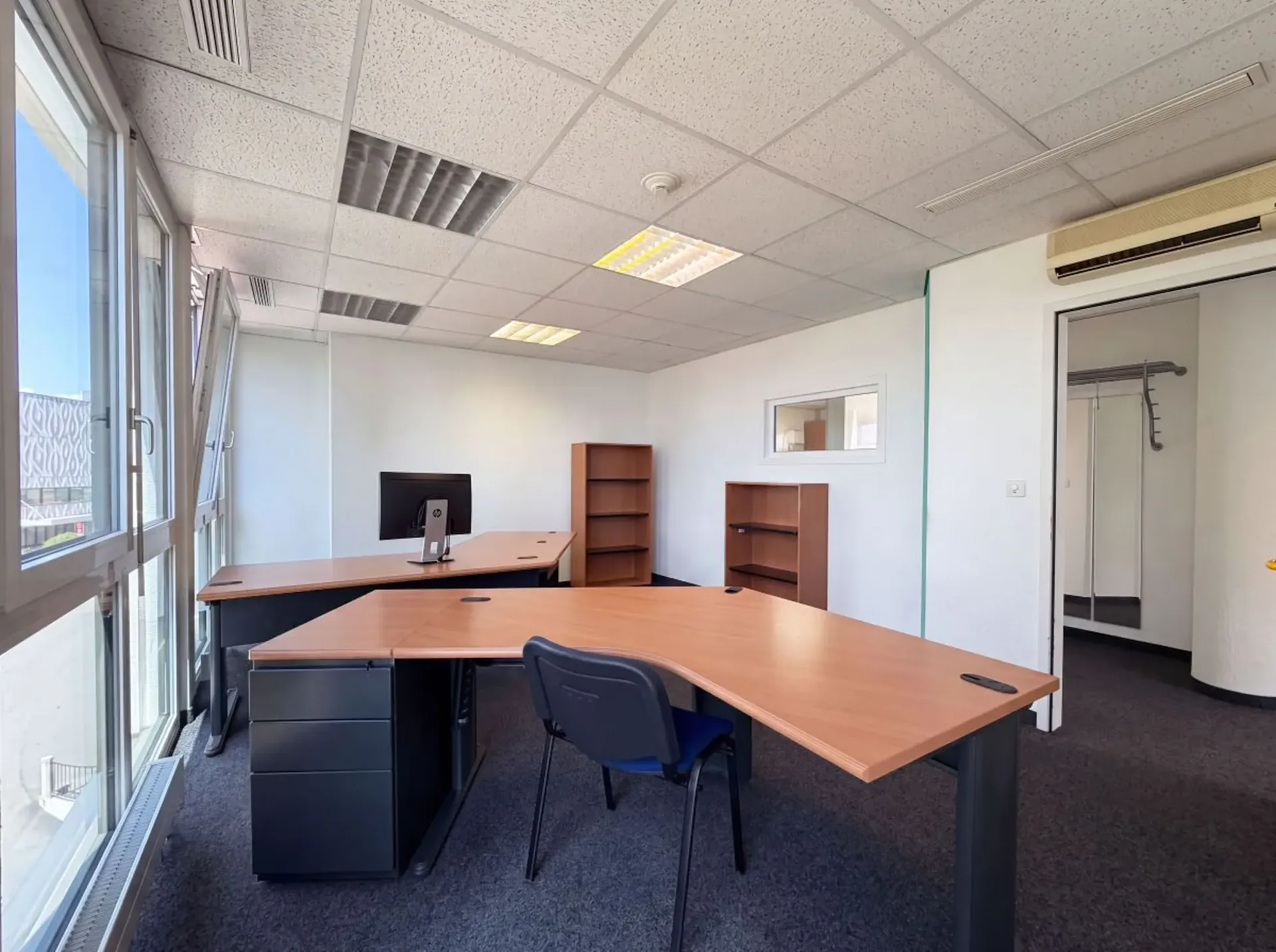 Local commercial à vendre à Crissier - 7.5 pièces de 179m2 et places de parking !