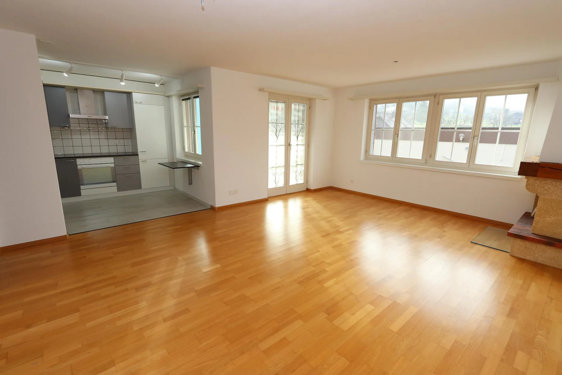 Charmante 2.5-Zimmerwohnung mit Wintergarten und Sitzplatz