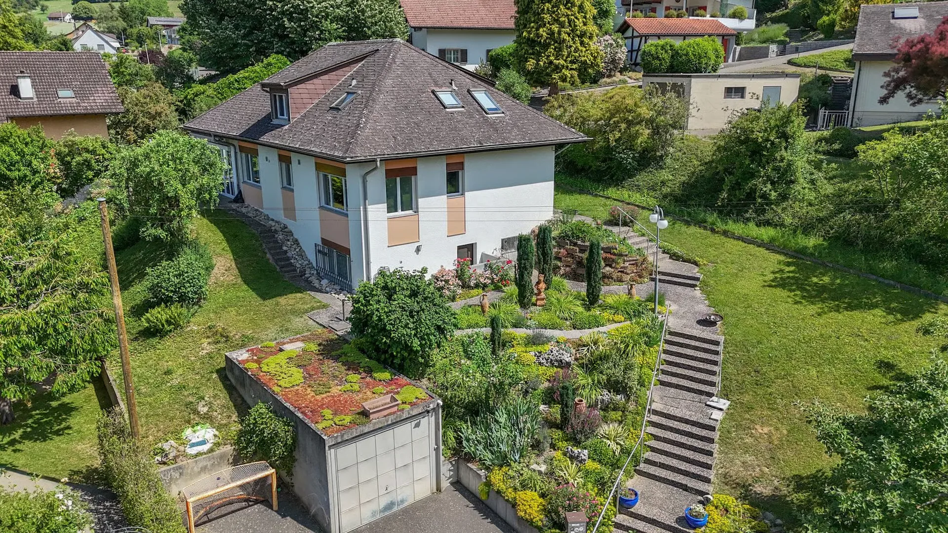 Viel Raum für Ihre Wohnideen - Freistehendes Einfamilienhaus mit Weitblick