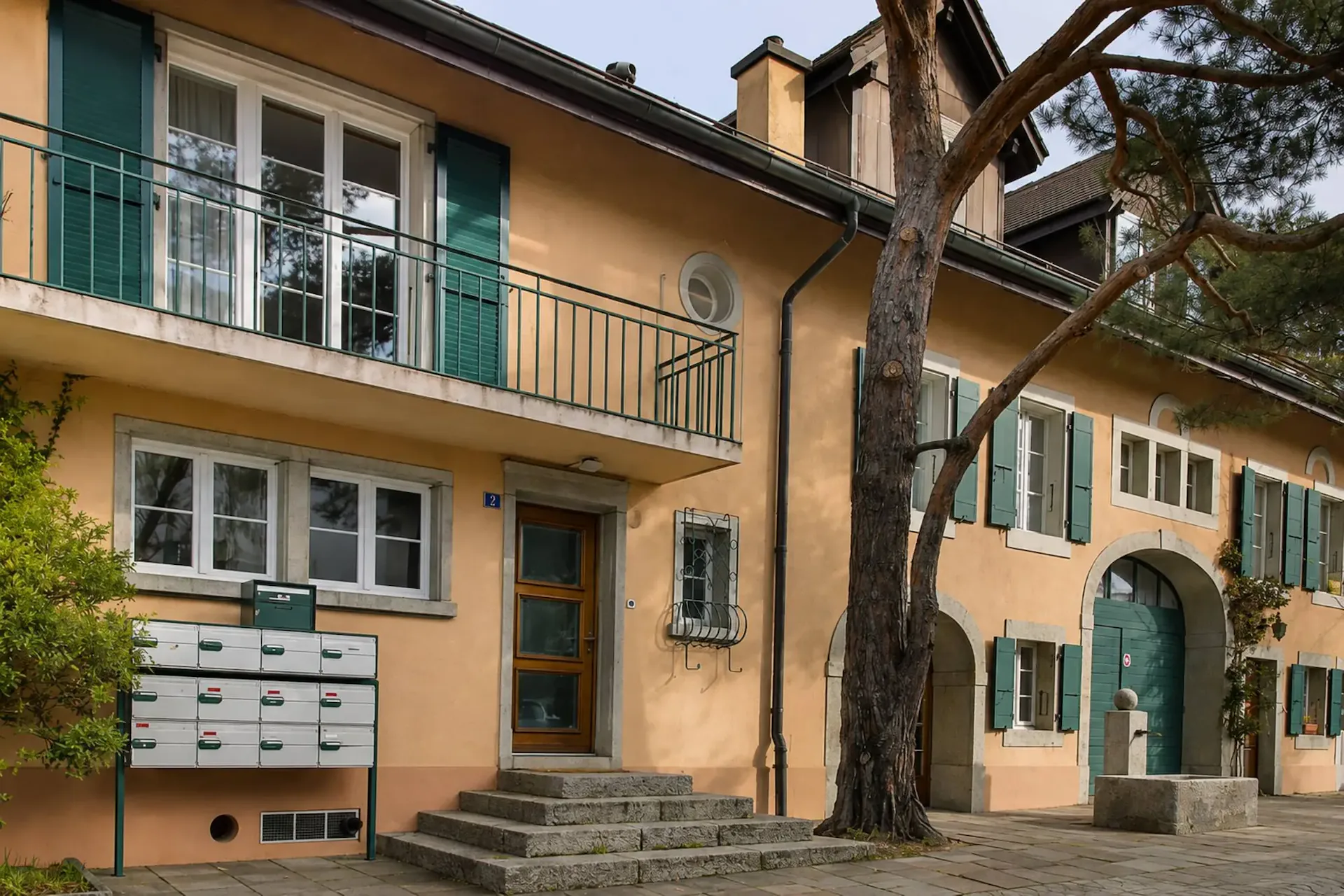 Charmanter Apartment mit 3,5 Zimmern und Balkon in St-Sulpice