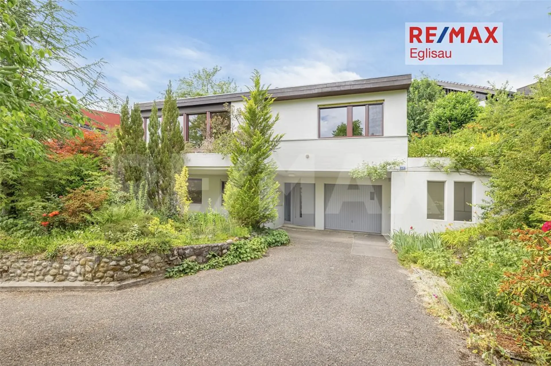 A home with a far-reaching view and future prospects