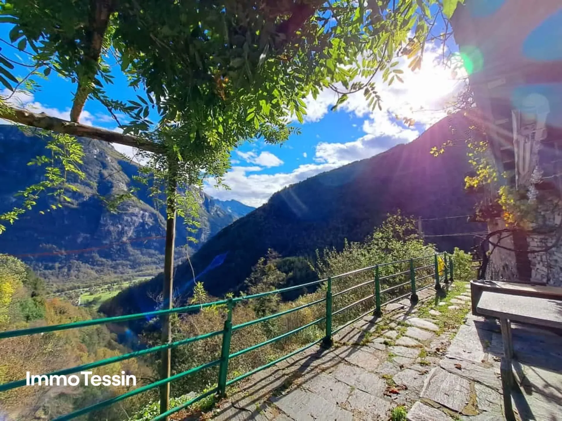 Rustico charmant dans le Maggiatal à un emplacement calme et avec une vue imprenable sur les montagnes tessinoises