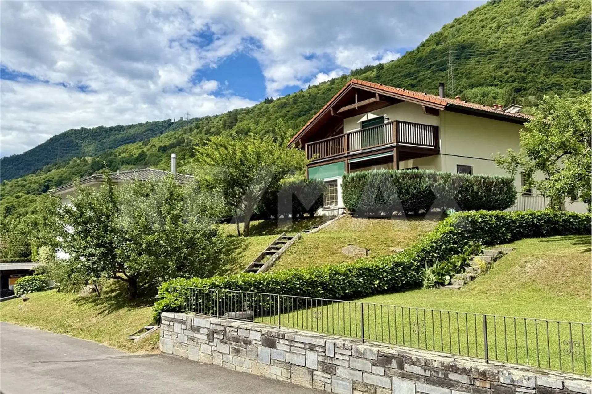Moderna casa unifamiliare con sauna privata e bel giardino