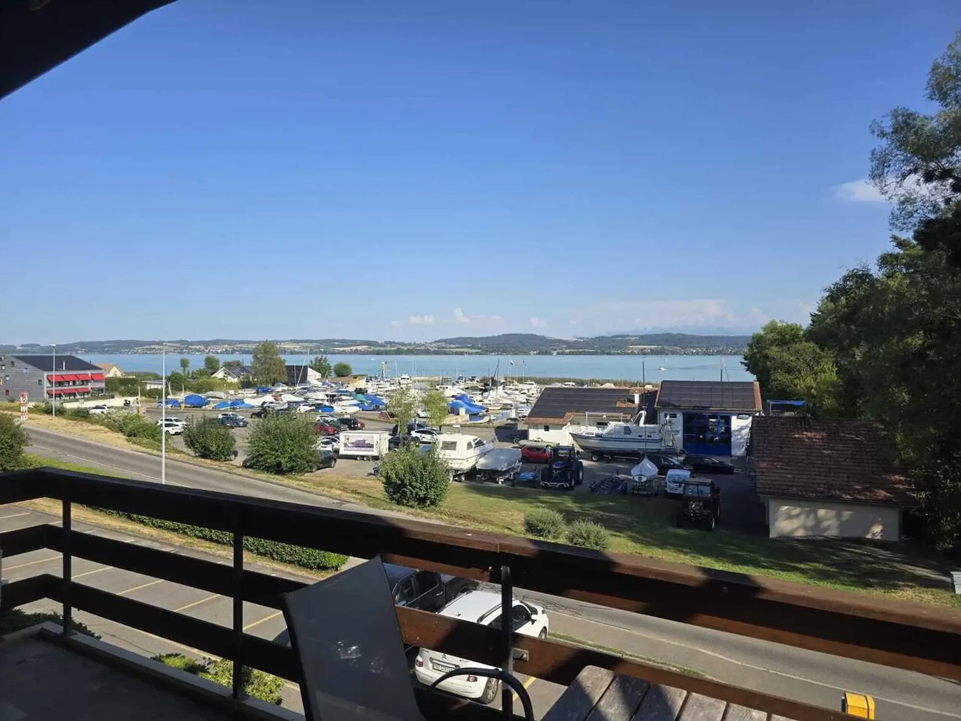 À LOUER - Magnifique duplex 5,5 pièces avec vue panoramique sur le lac