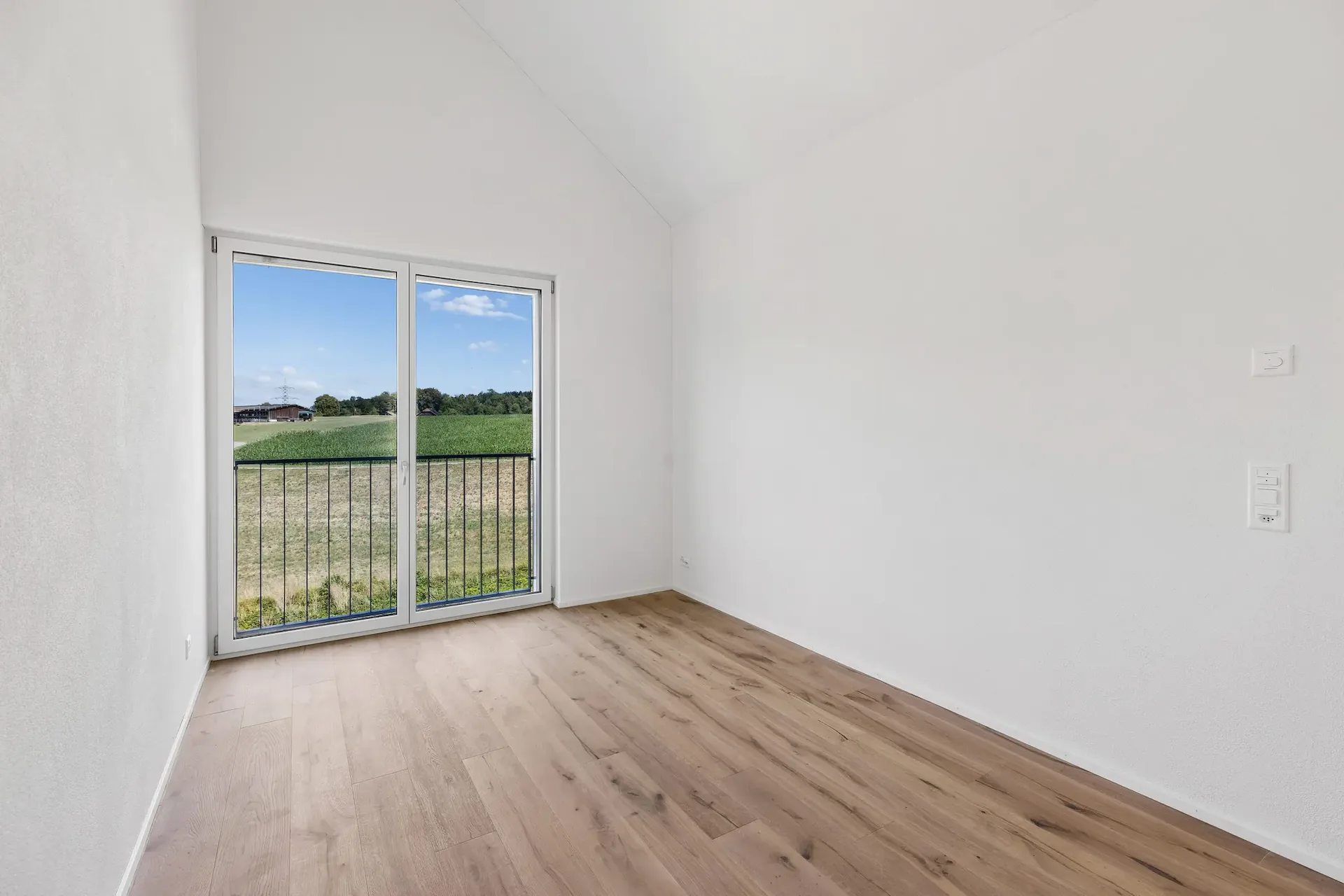 Edificio nuovo con vista panoramica - appartamento moderno di 3,5 locali in mansarda con molto comfort abitativo