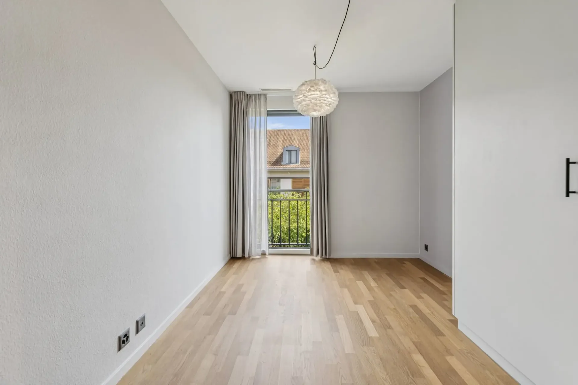 ELEGANTES 4.5 ZIMMER-WOHNUNG MIT TERRASSE