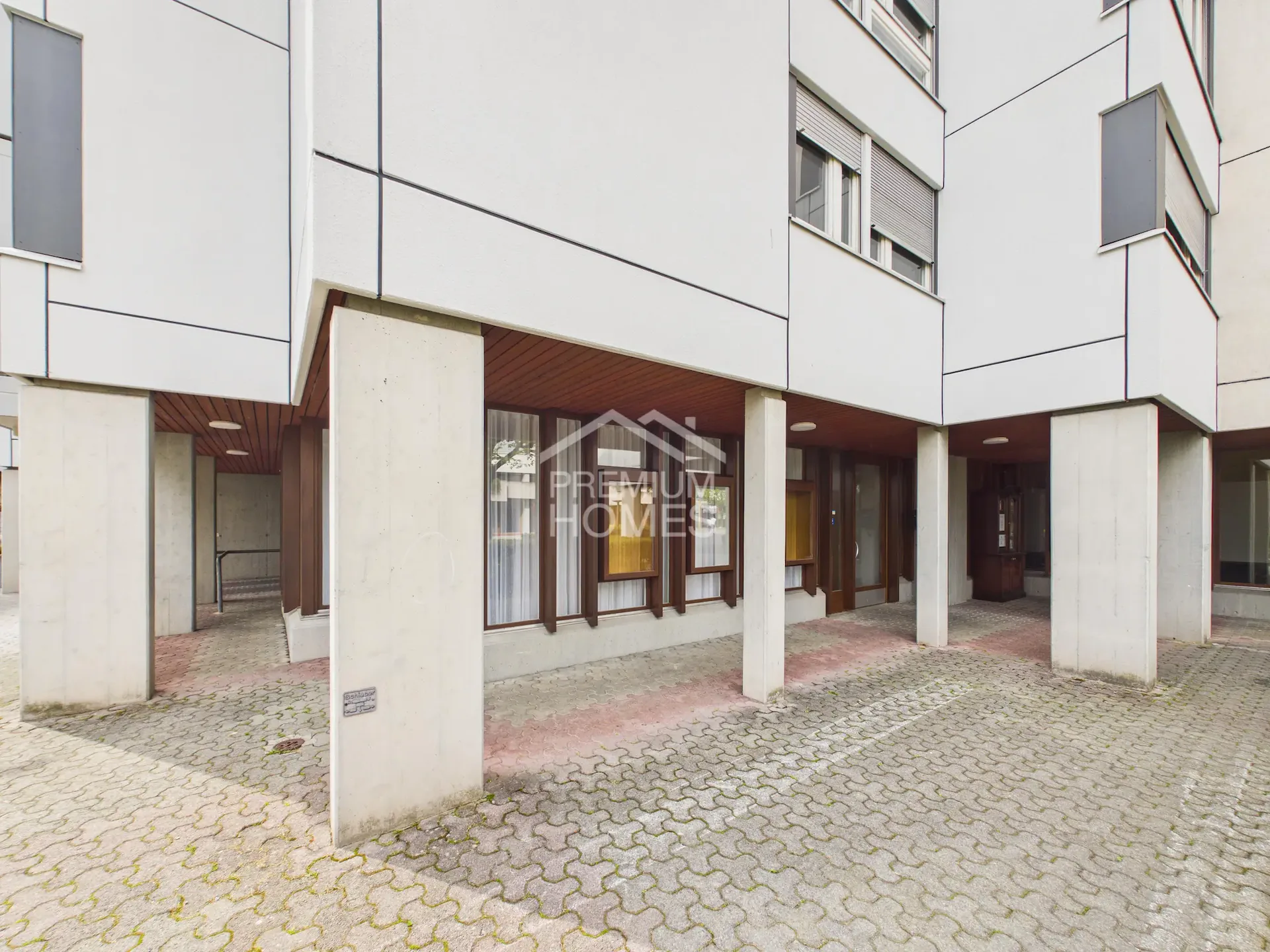 Small, fine, full of potential! Conversion of commercial space - Serviced Apartment