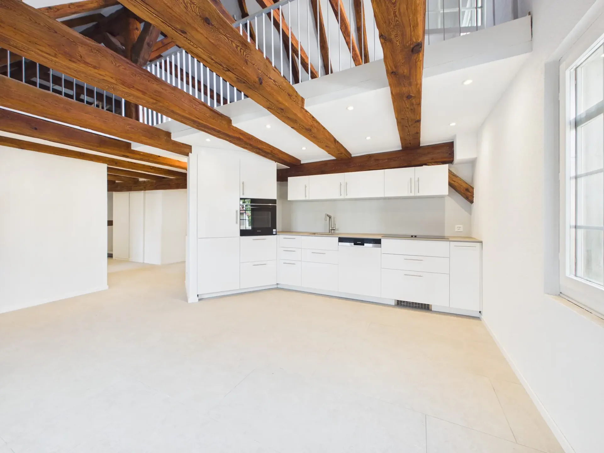 Appartement-maisonnette de 4,5 pièces rénové de haute qualité avec de grandes pièces