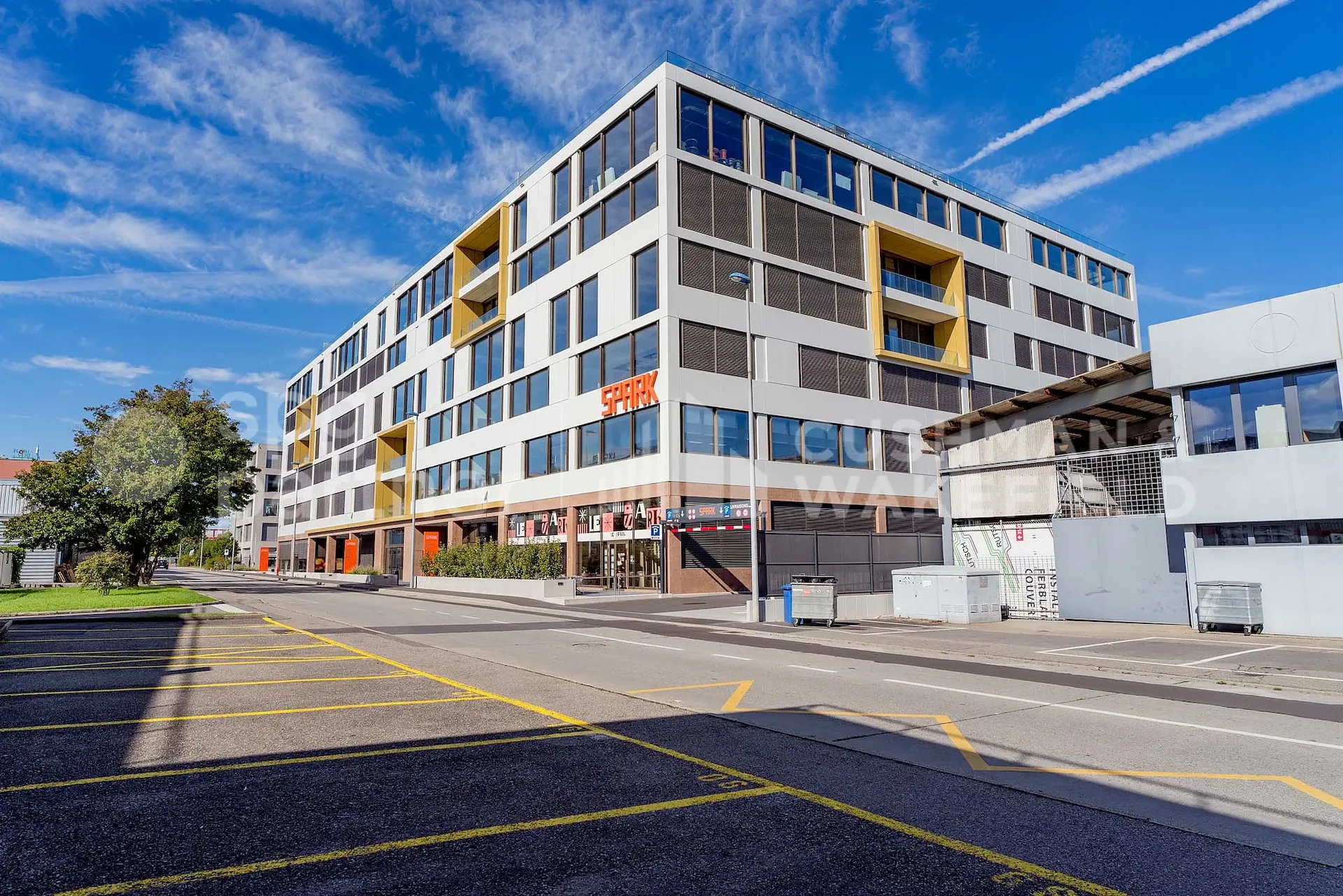 SPARK - Bureaux et ateliers dans un bâtiment contemporain certifié Minergie