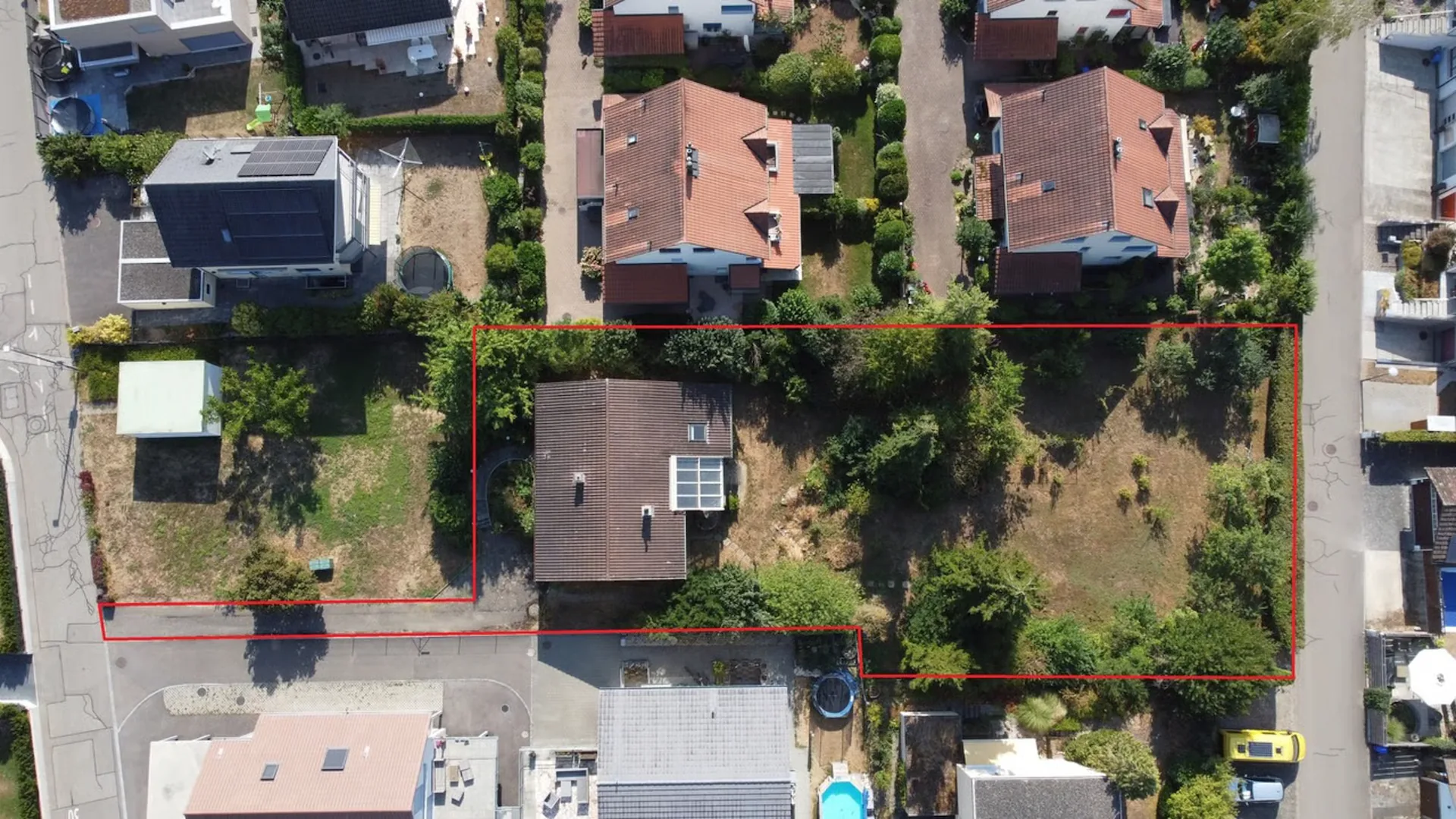 Land with development potential on 1'451 m2 plot area