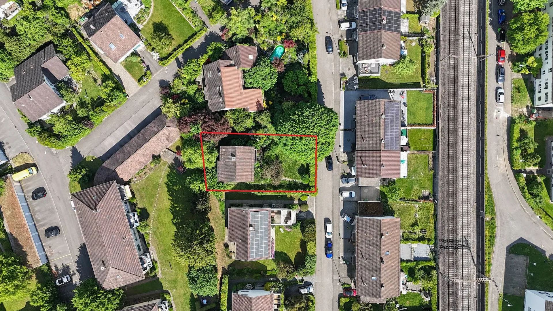 Invest, develop, or realize yourself - Single-family house on attractive building land