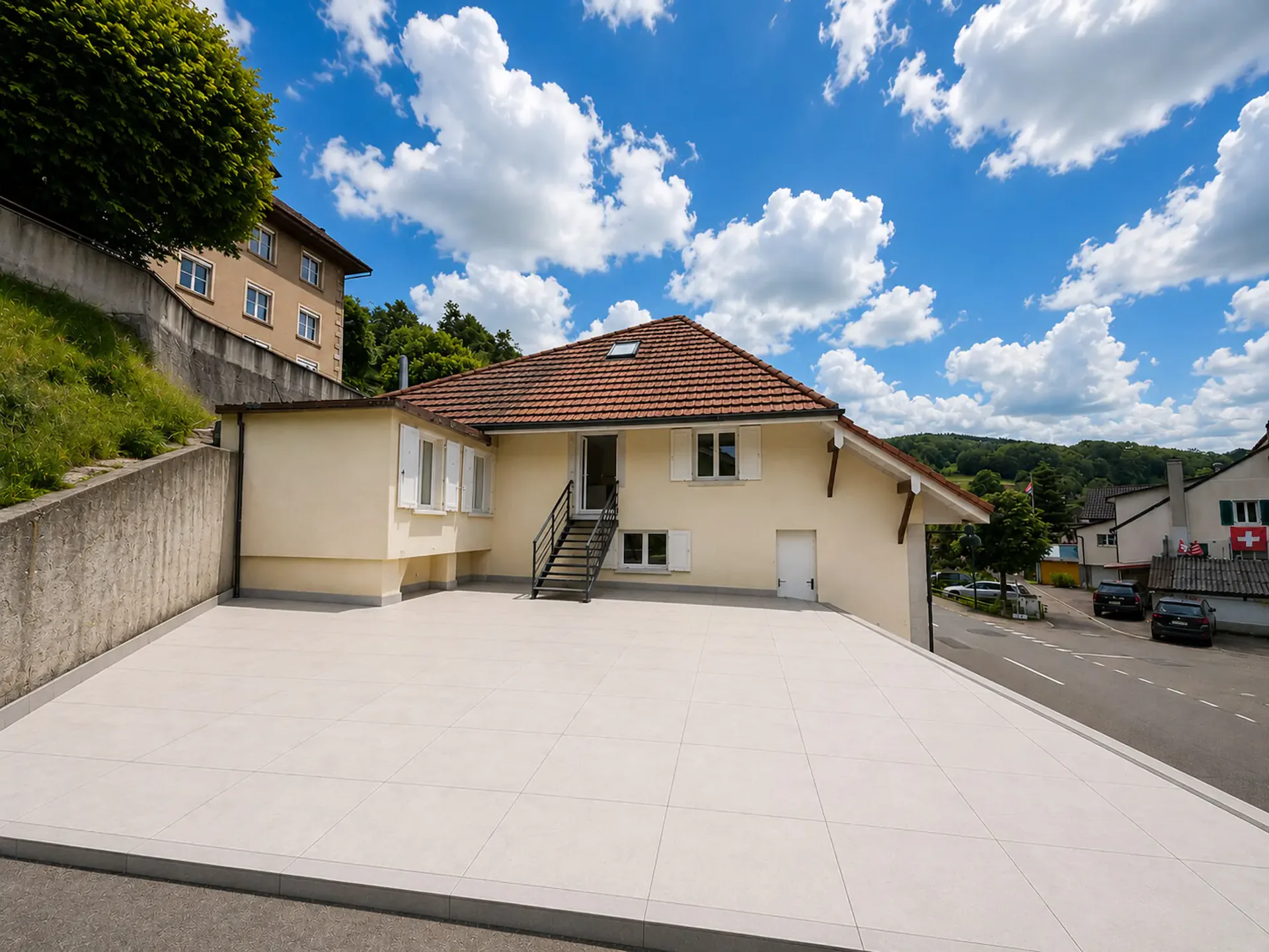 Large, modern with large terrace on 2 floors