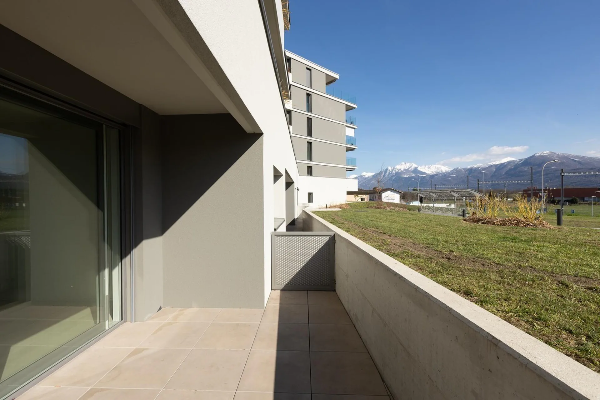 First rental: Modern 5.5-room apartment in Tenero