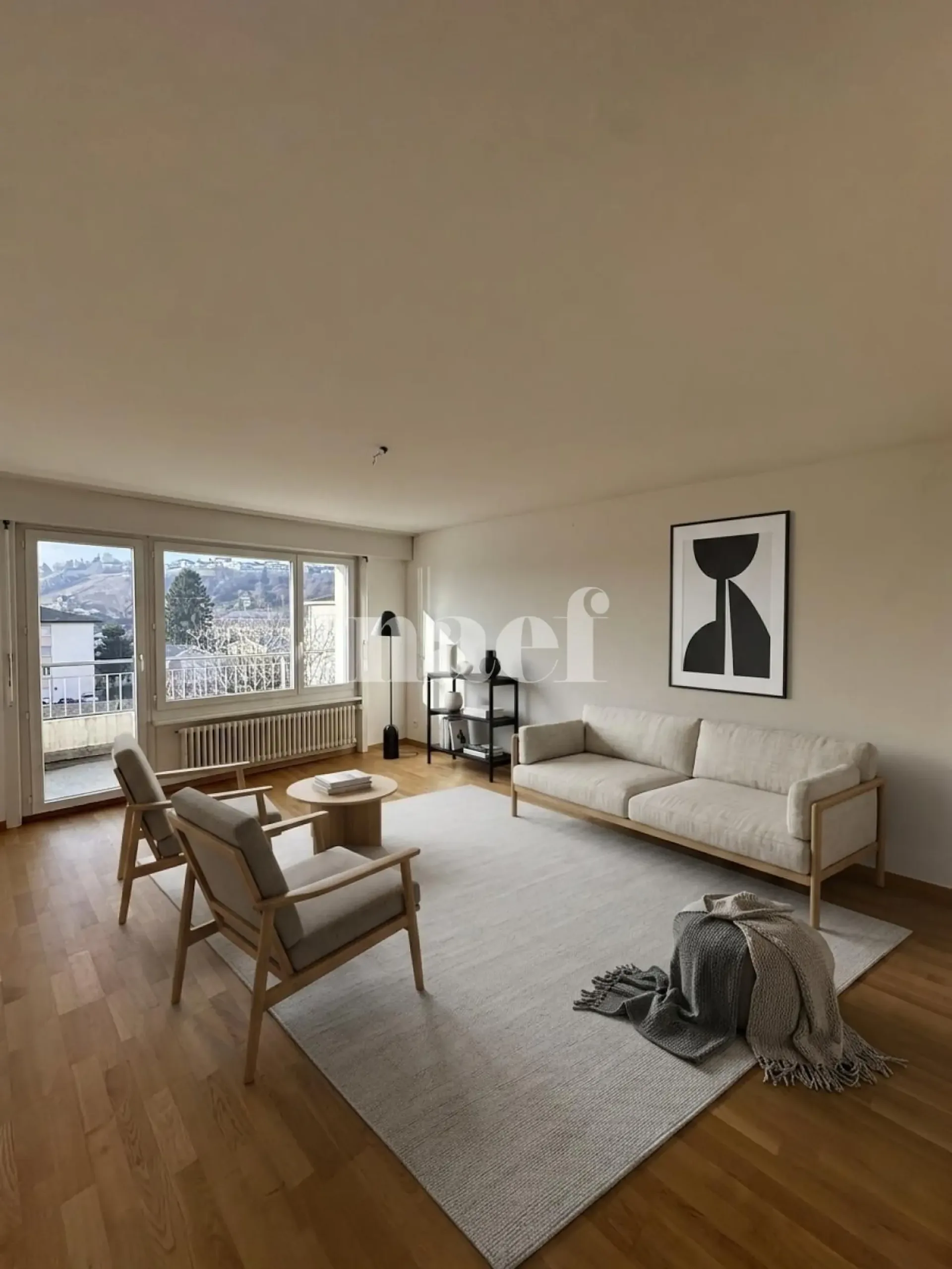 Appartamento di quattro locali con balcone