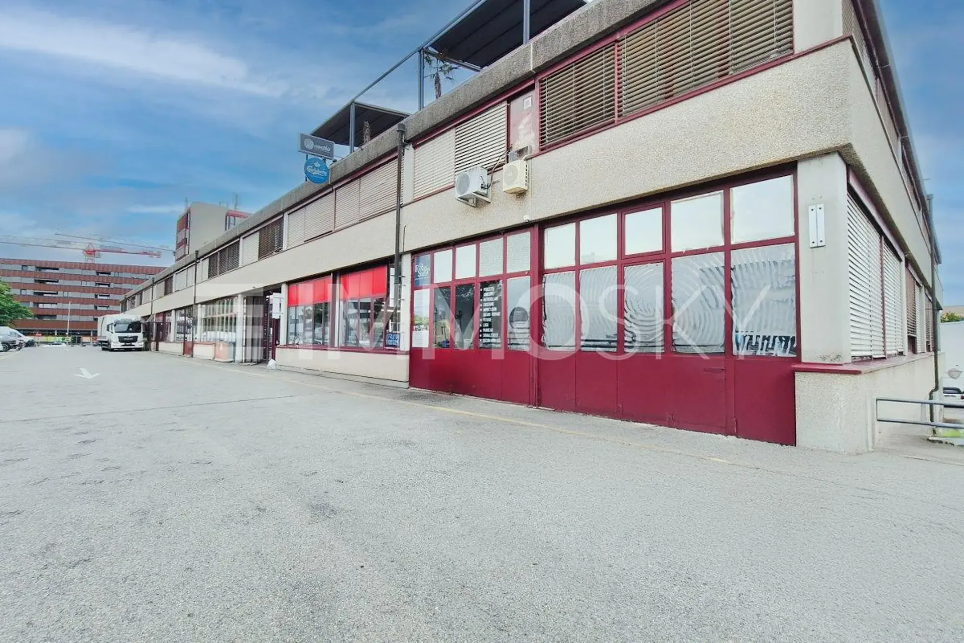 150m2 Gewerbefläche in Duplex in Nyon