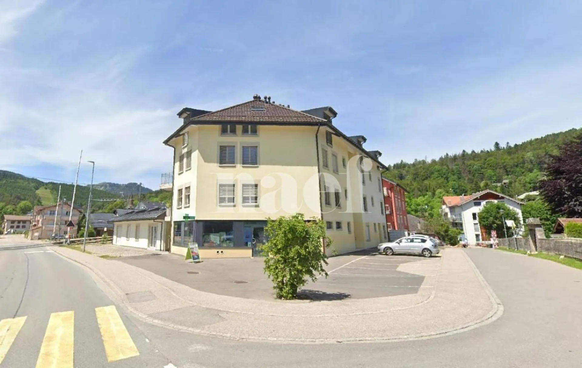Beautiful 3-room apartment on the 2nd floor with large balcony