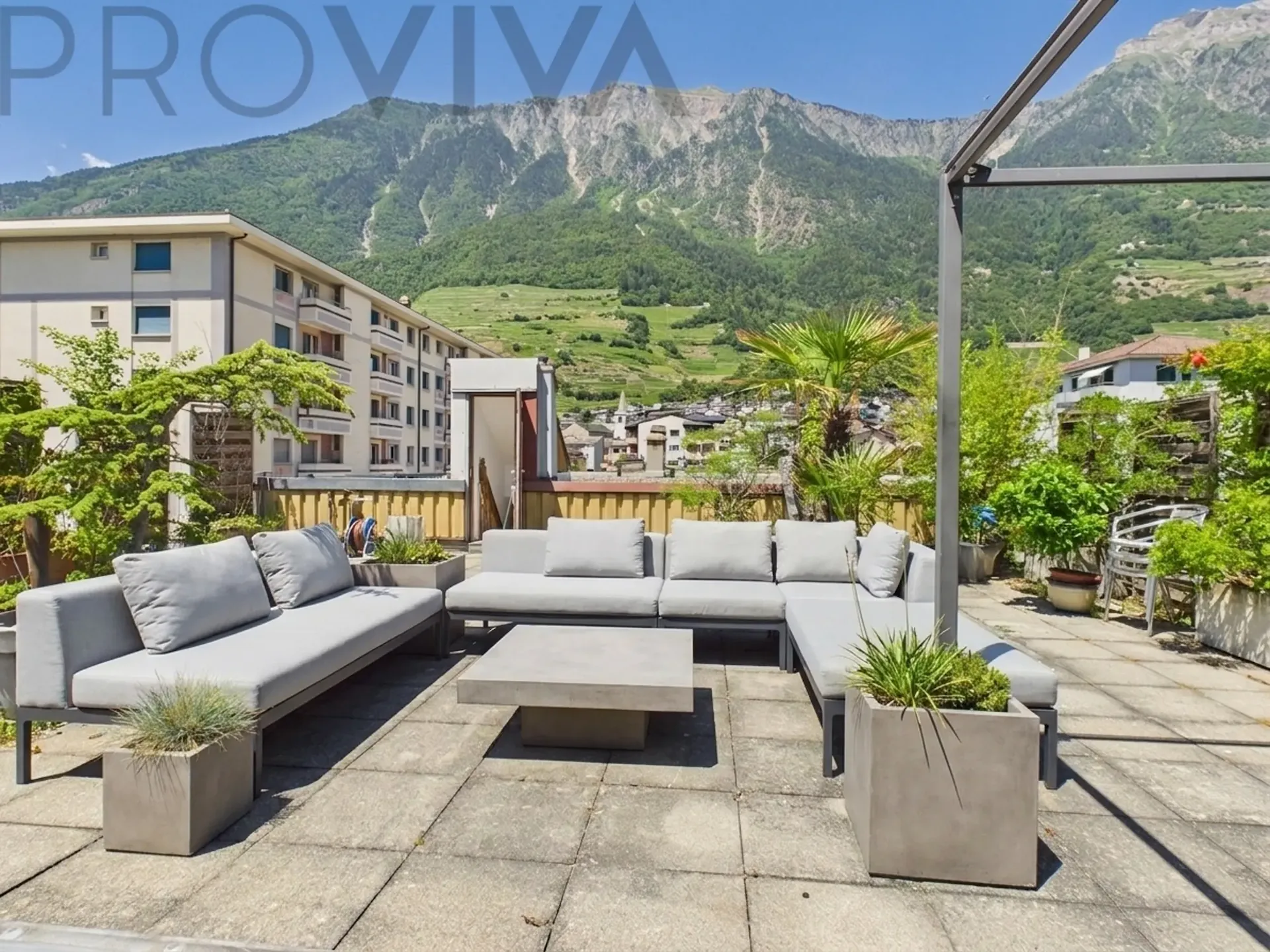 Unique apartment with private terrace (92 m²) in the heart of Fully