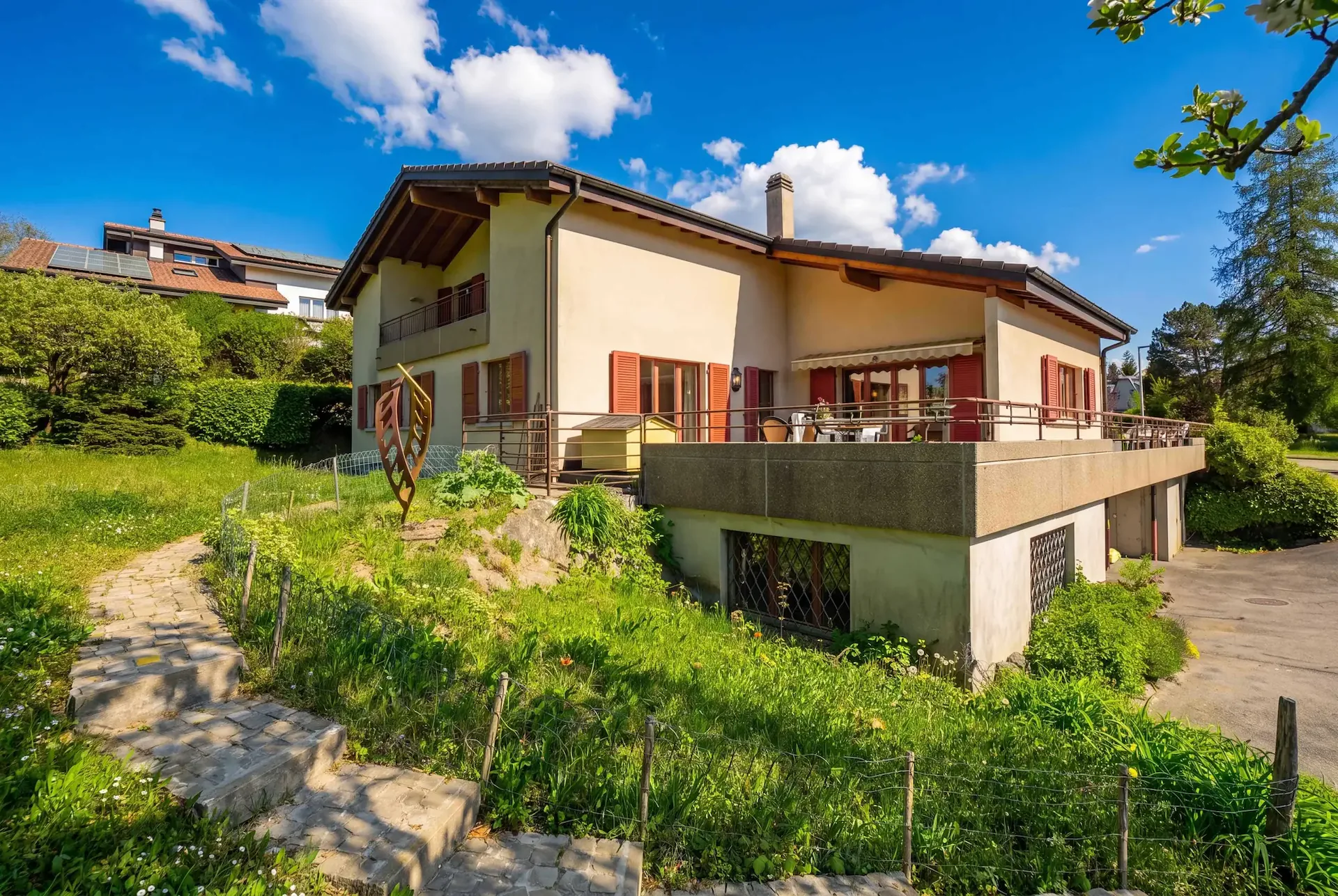 GRANDE OPPORTUNITÀ A FREIBURG - CASA PLURIFAMILIARE CON 3 APPARTAMENTI