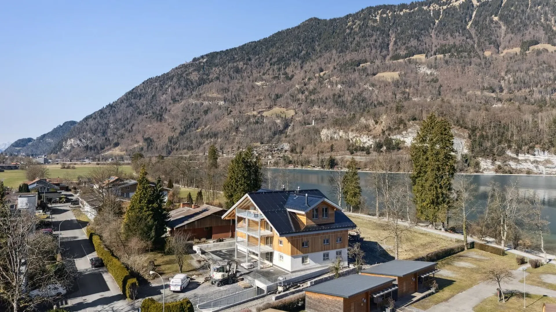 Duplex 6.5 rooms with breathtaking view of Lake Brienz