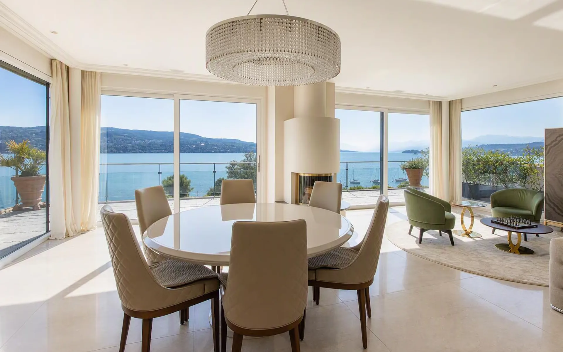 Penthouse di 5½ locali elegante a Oberrieden