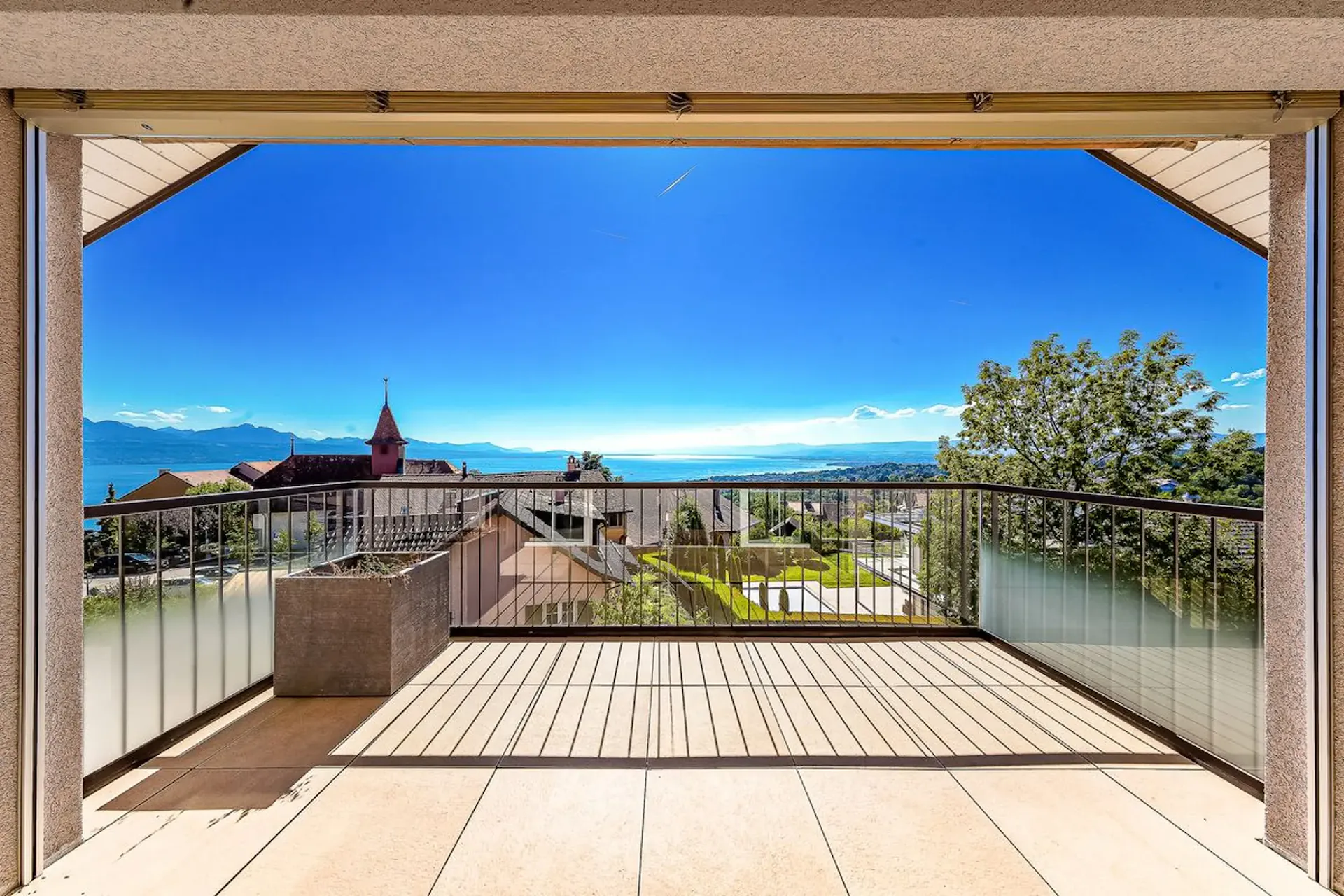 Attic with splendid view in Belmont-sur-Lausanne