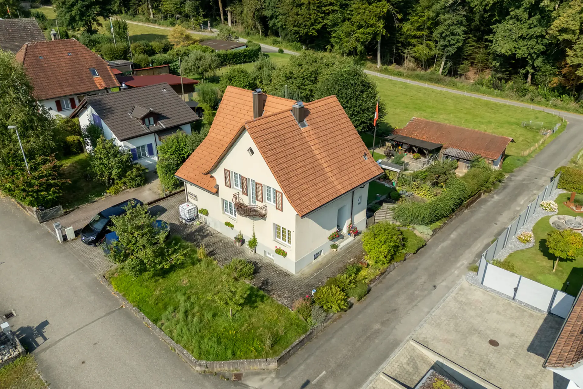 Maison merveilleuse de 7 pièces avec option pour deux unités de résidence