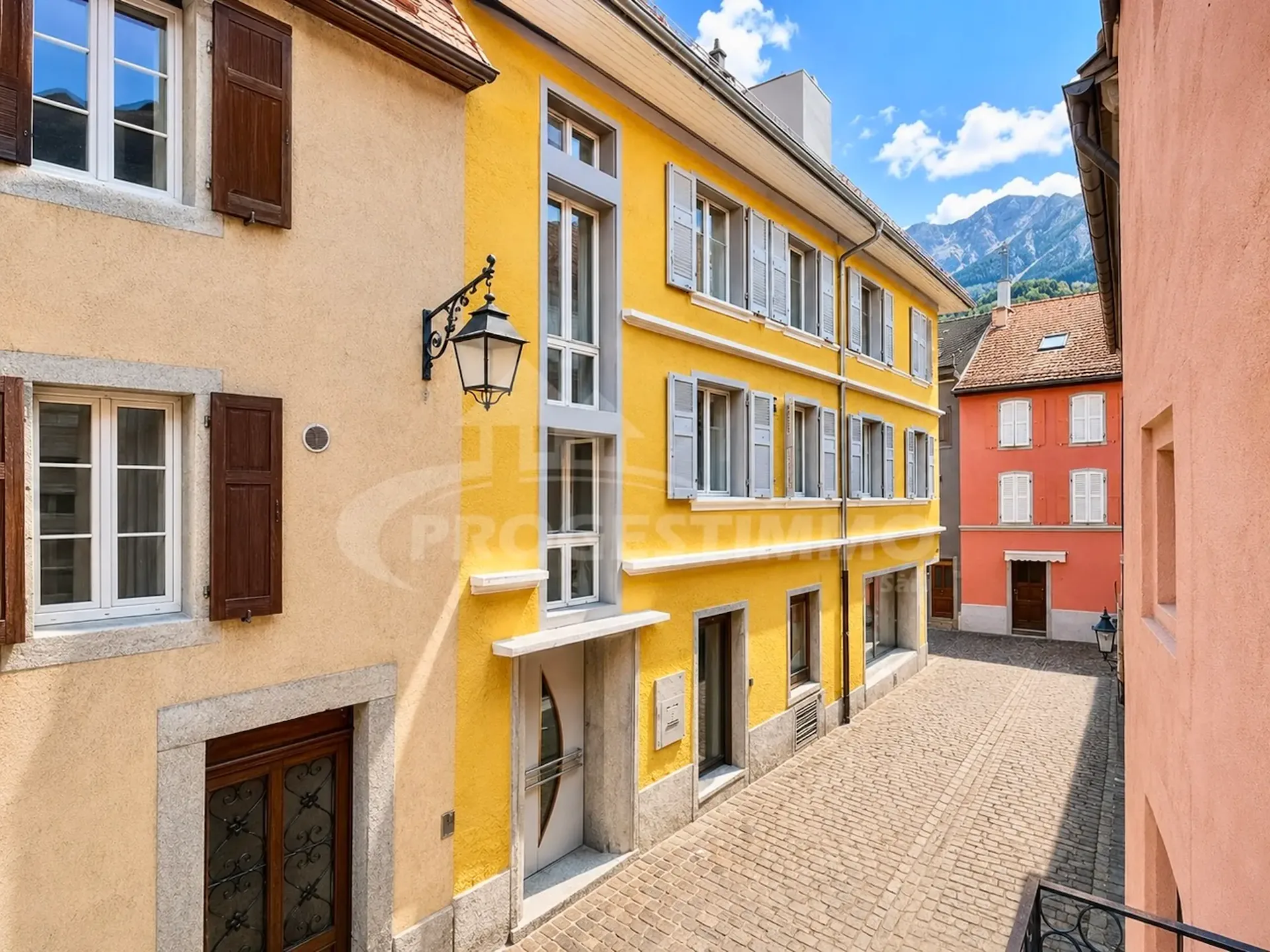 RENTAL BUILDING IN THE HEART OF THE CITY