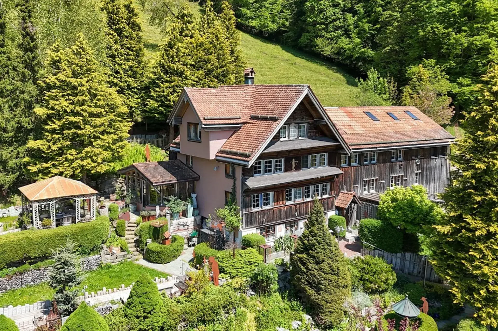Maison paysanne historique de Toggenburg dans un emplacement unique et isolé.
