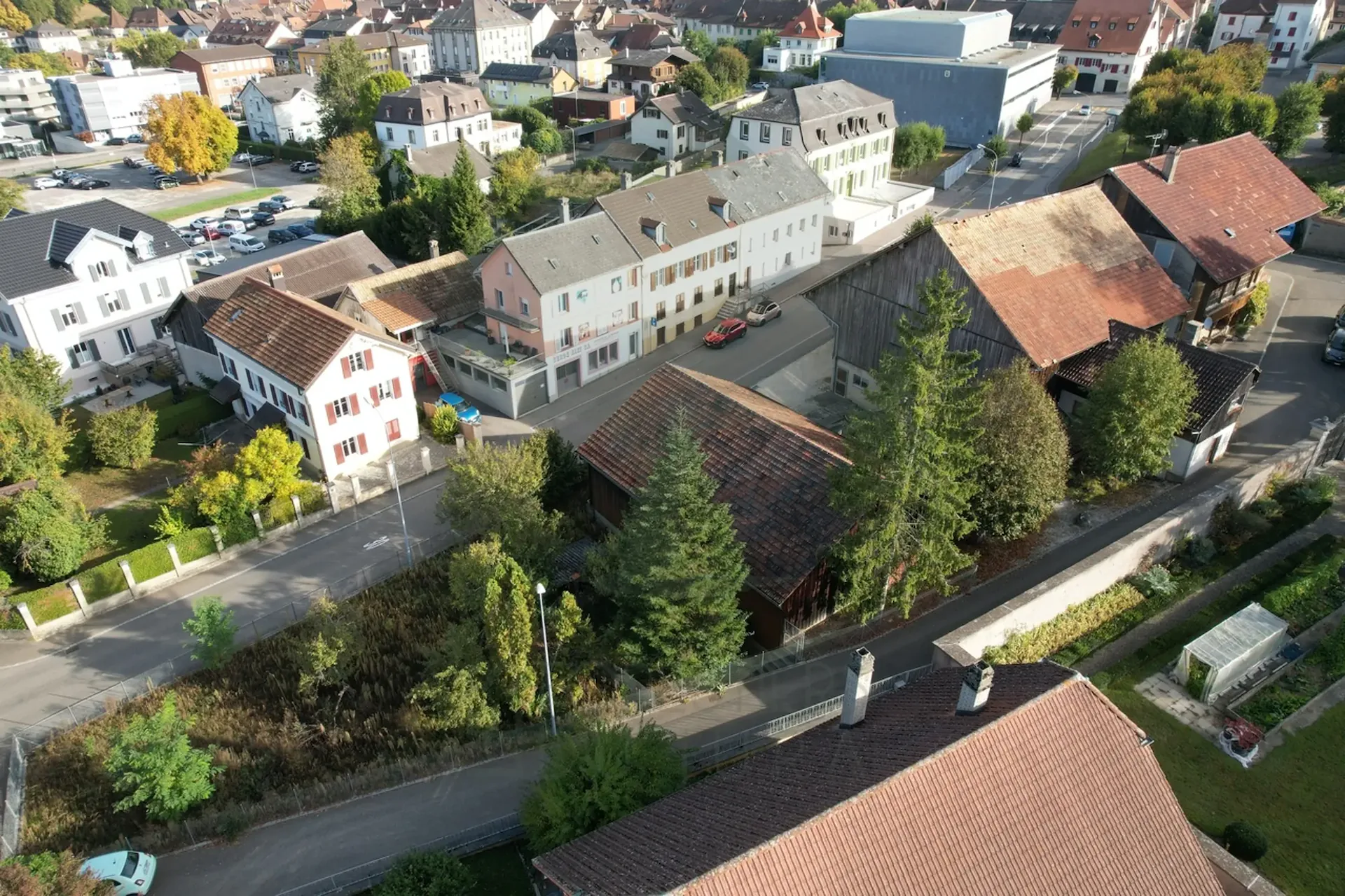 Farm, stable and barn located in the HB residential area in Porrentruy