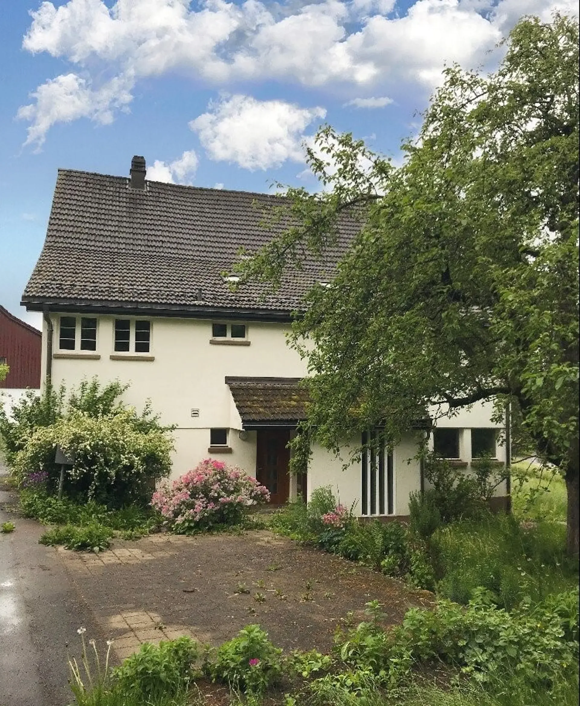 Temporary single-family house with large garden, ideal for families