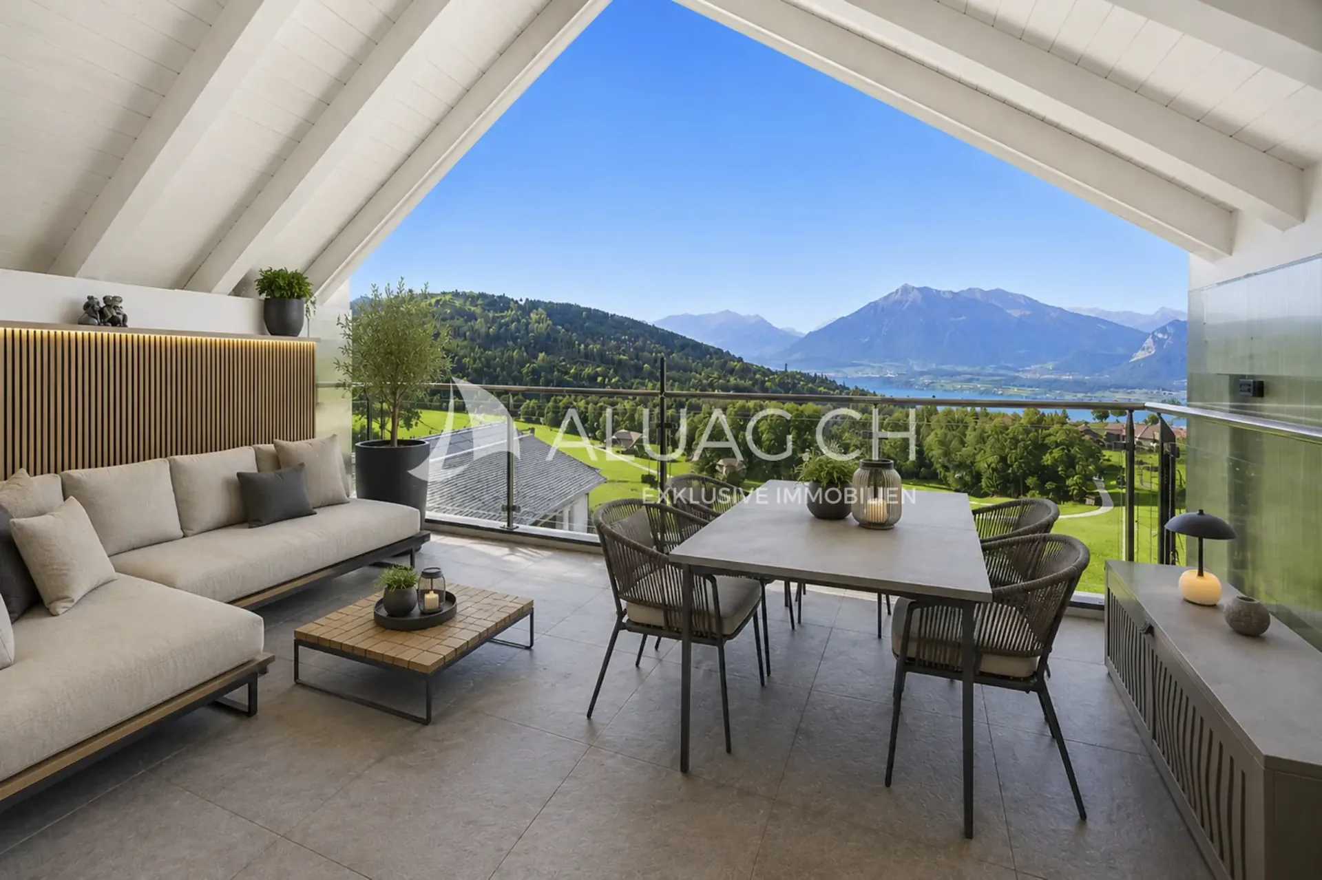 High Up Apartment with Far-Reaching View