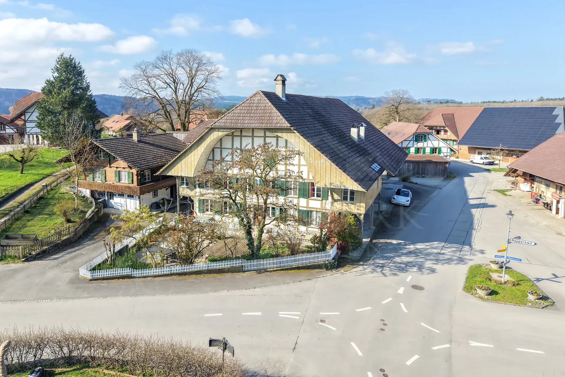 Plot with farmhouse, Stöckli, and great potential in Seewil