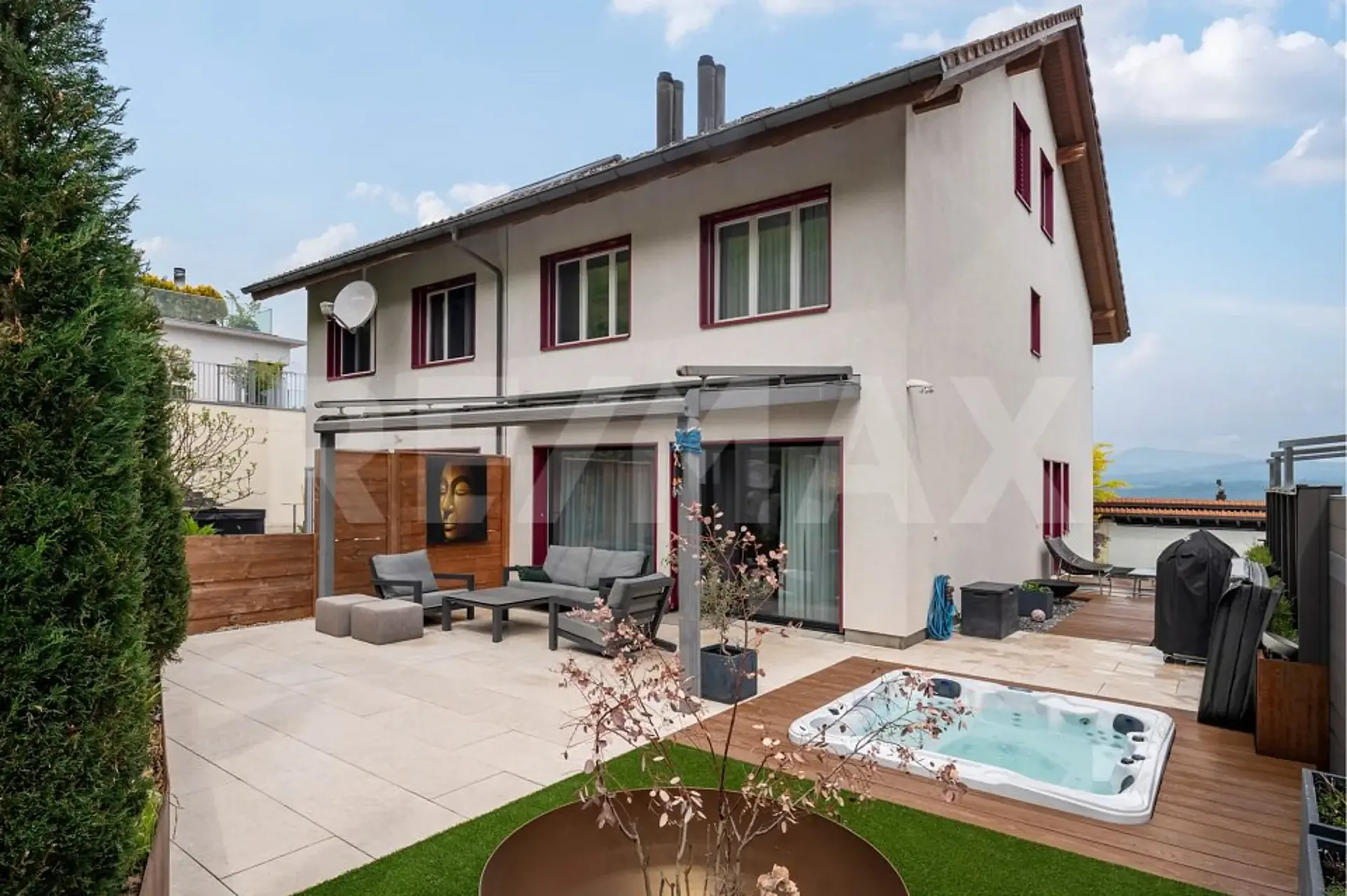 Opportunity - Modern 6.5-room semi-detached house in Galgenen for sale