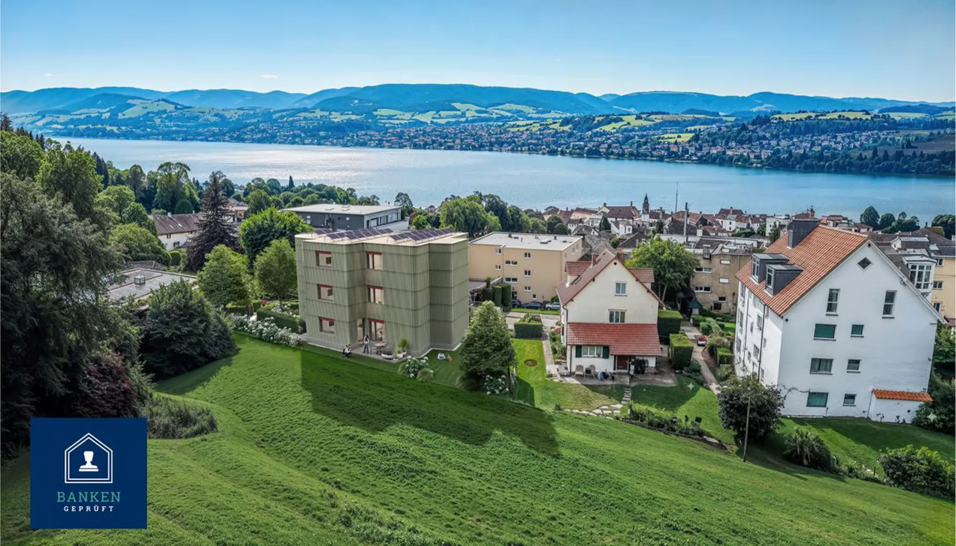 Le dernier appartement au dernier étage disponible avec une bonne vue sur le lac