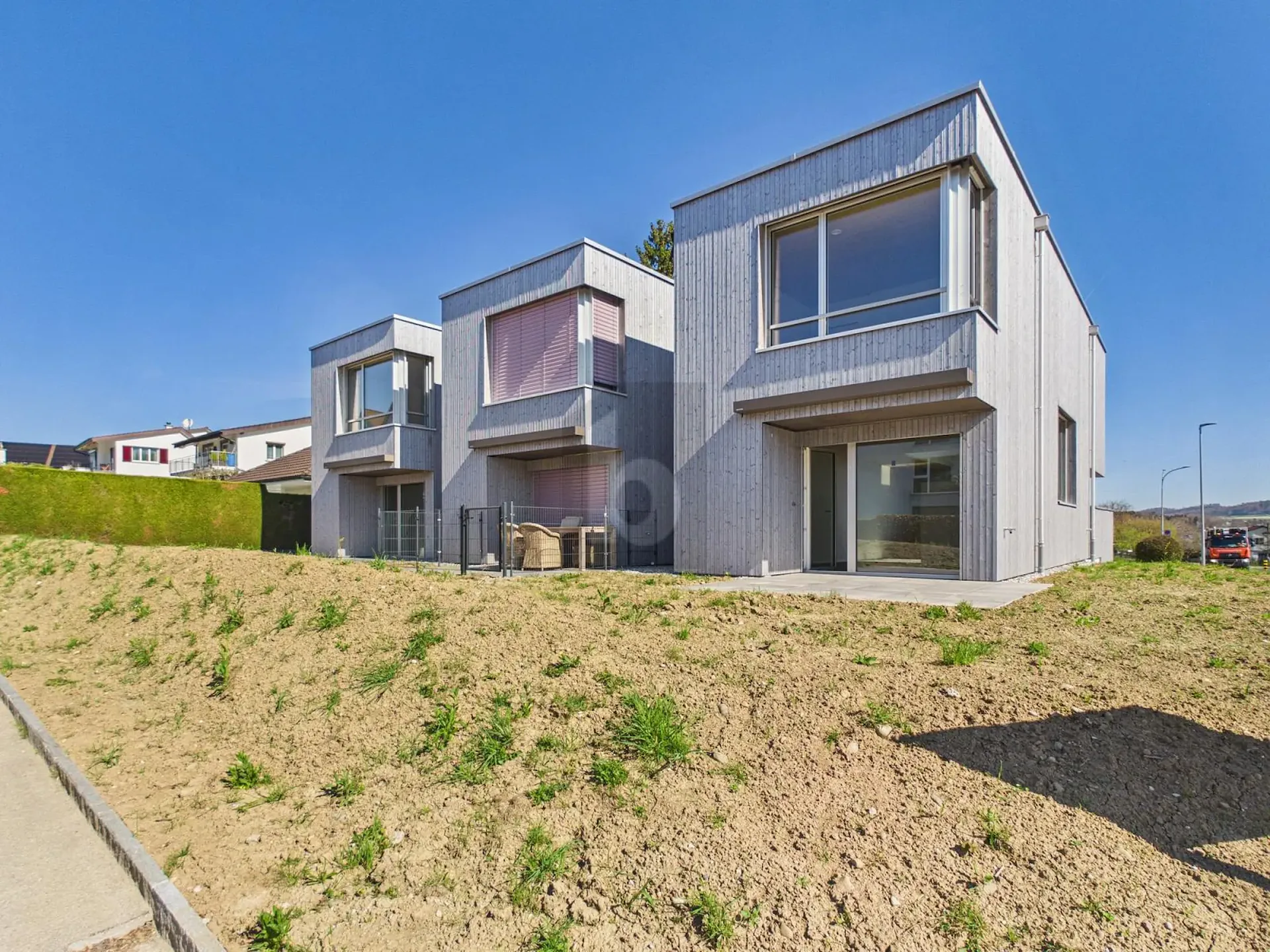 SMALL BUT FINE - HIGH-QUALITY WITH GARDEN SEATING AREA!